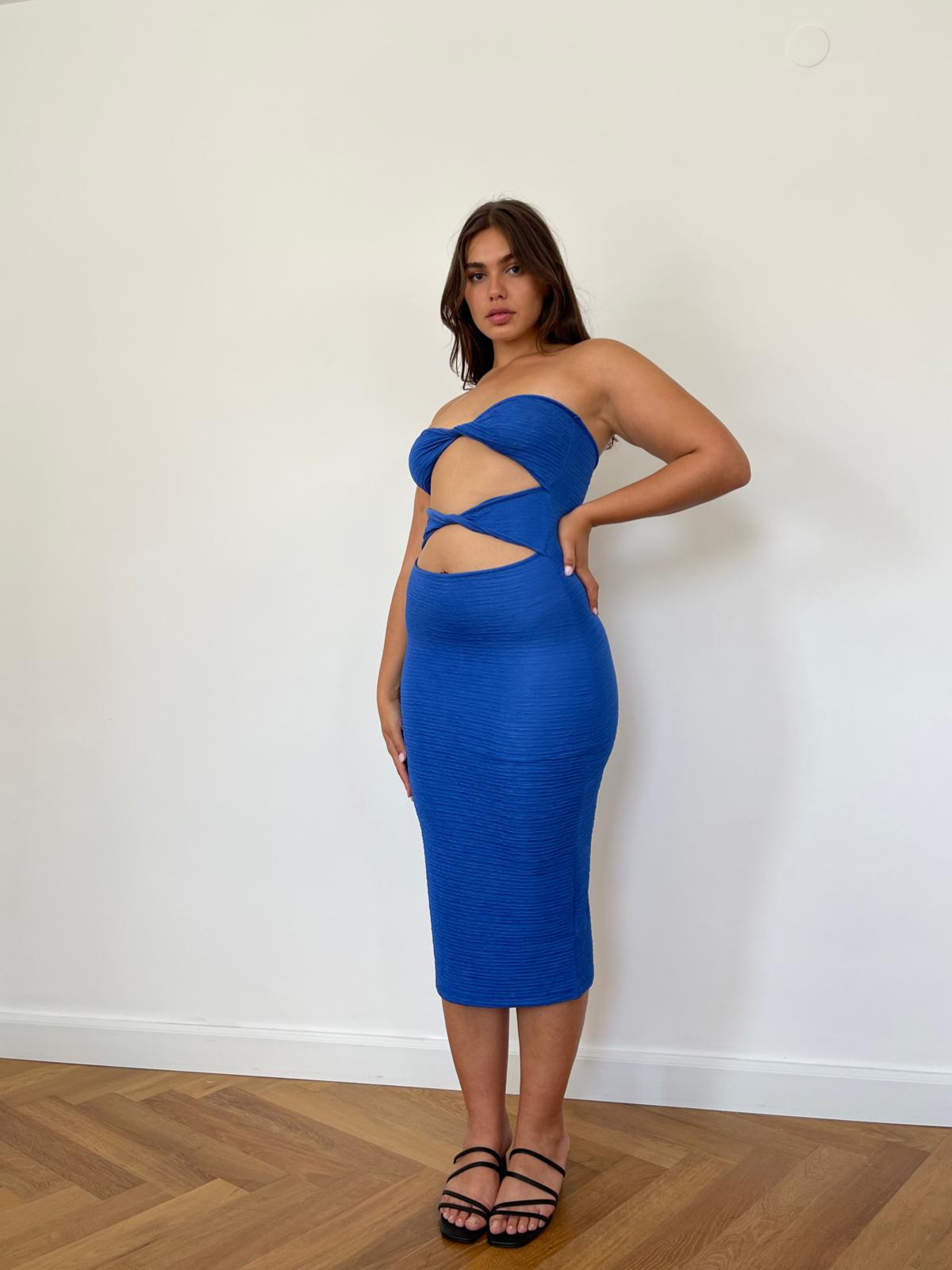 שמלת קאט אאוט קארי