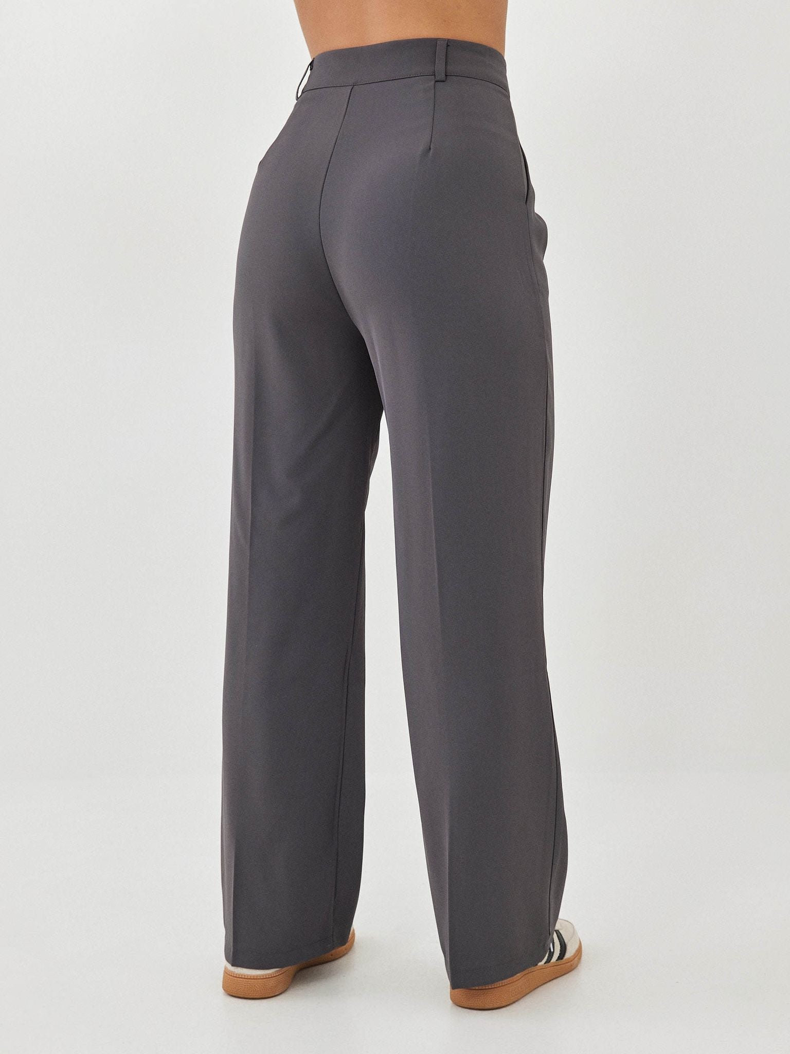 מכנסי יובל מחויטים