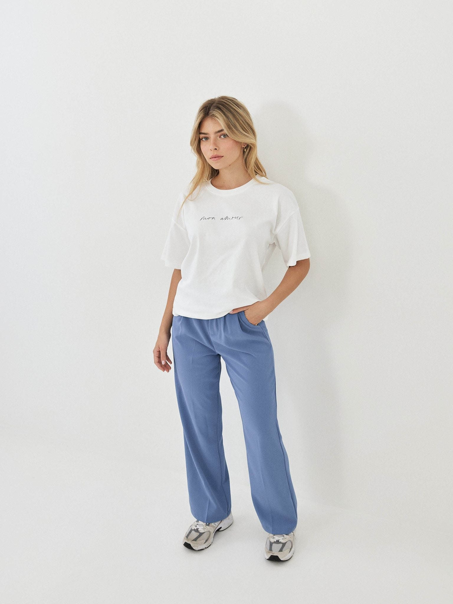 מכנסי יובל מחויטים