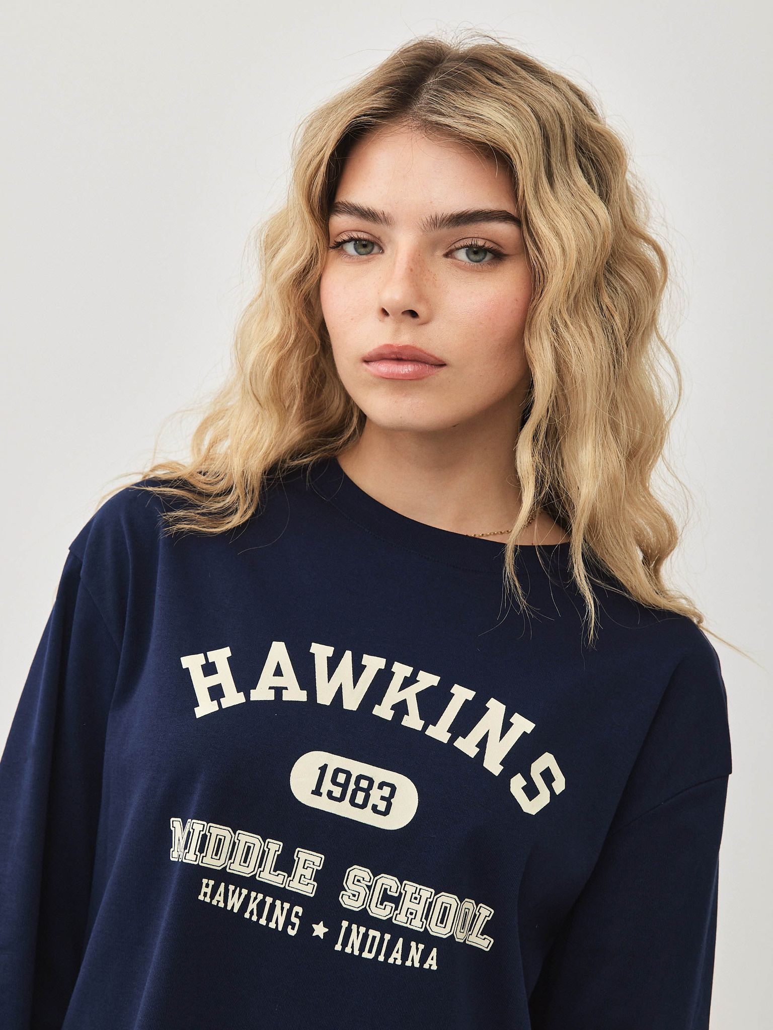 טישירט אוברסייז HAWKINS