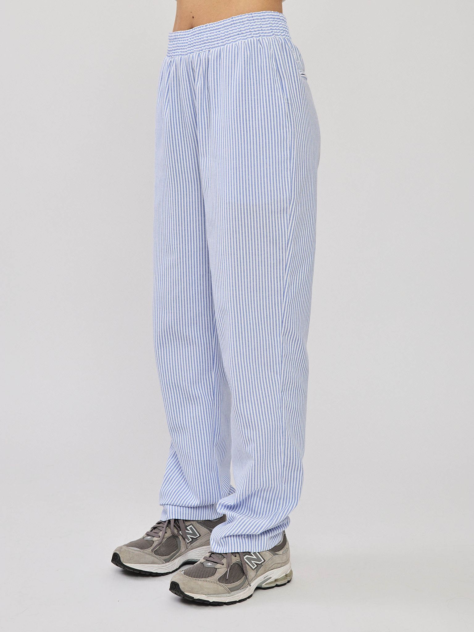 מכנסי אוסטריה פסים