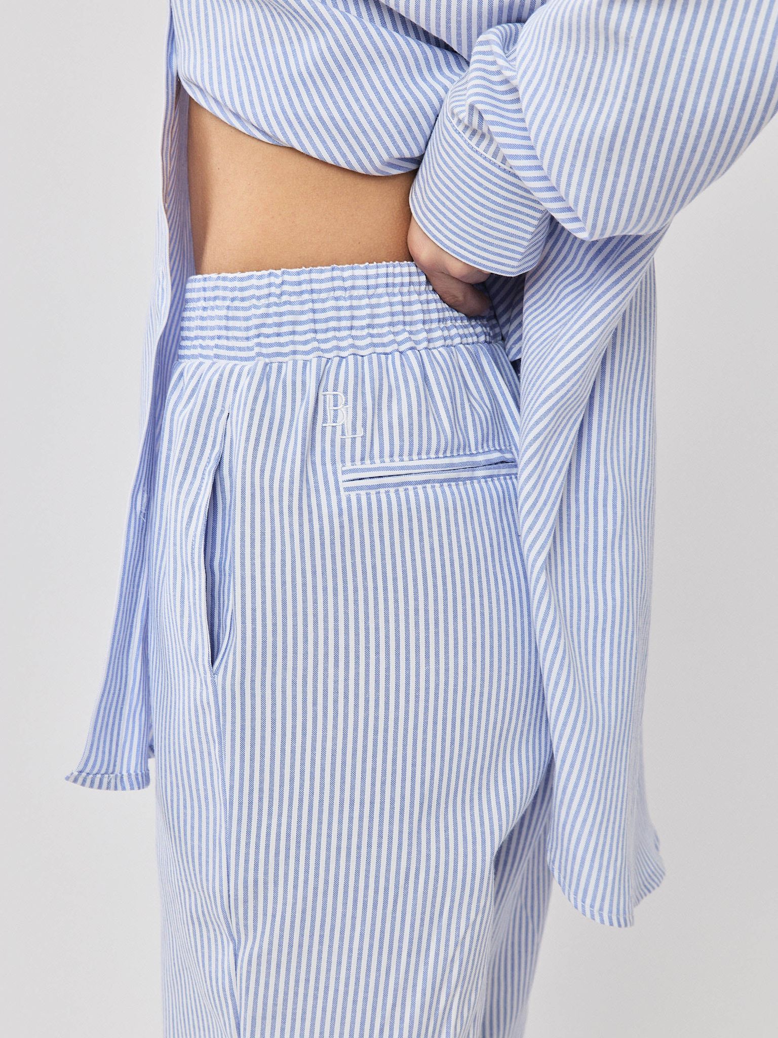 מכנסי אוסטריה פסים