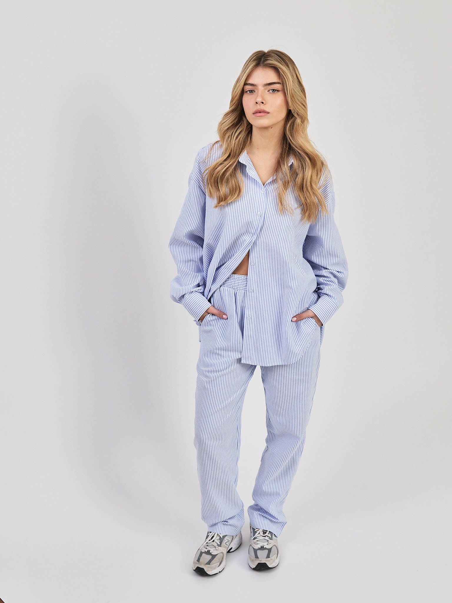 מכנסי אוסטריה פסים