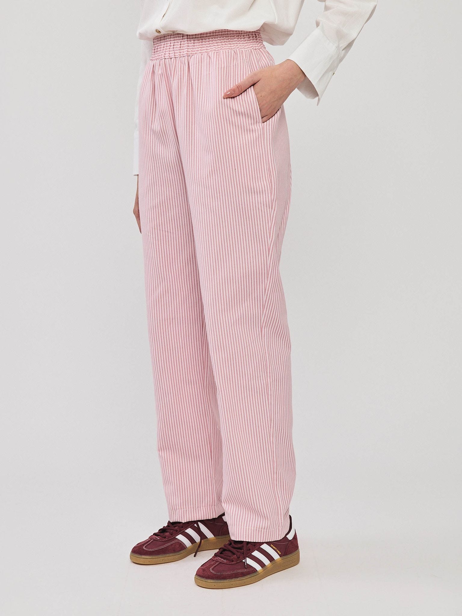 מכנסי אוסטריה פסים