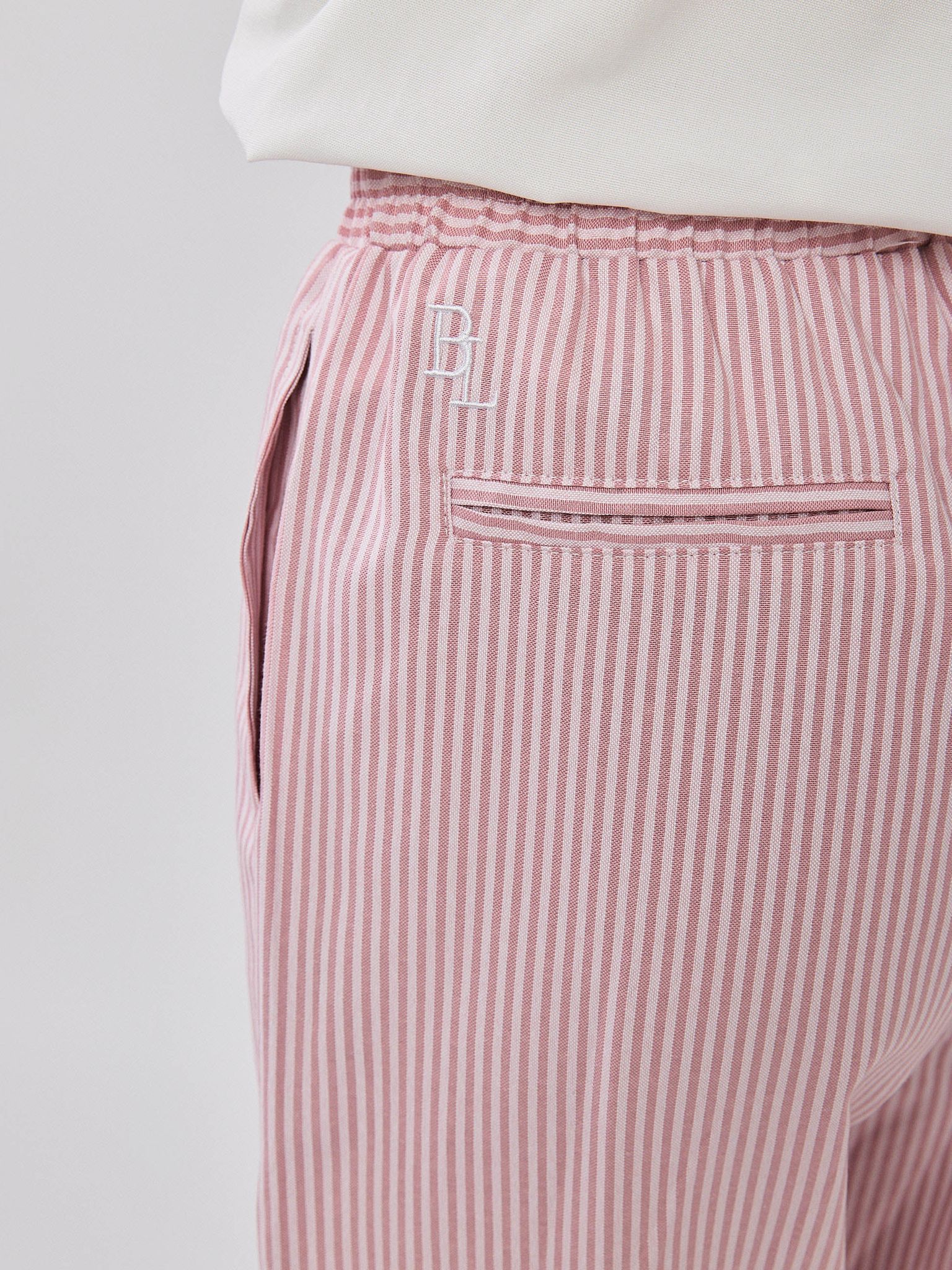 מכנסי אוסטריה פסים