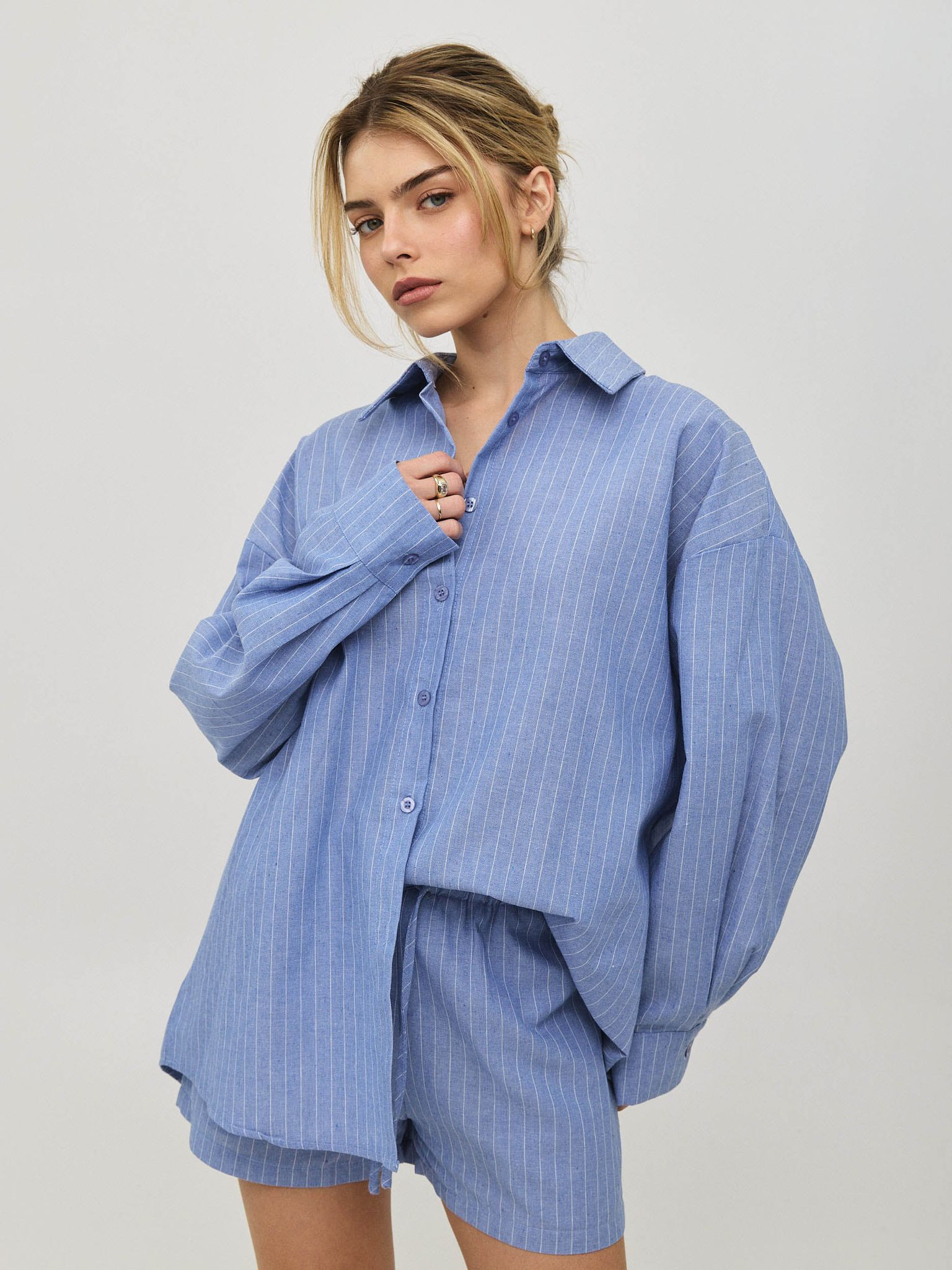 מכופתרת פסים סן