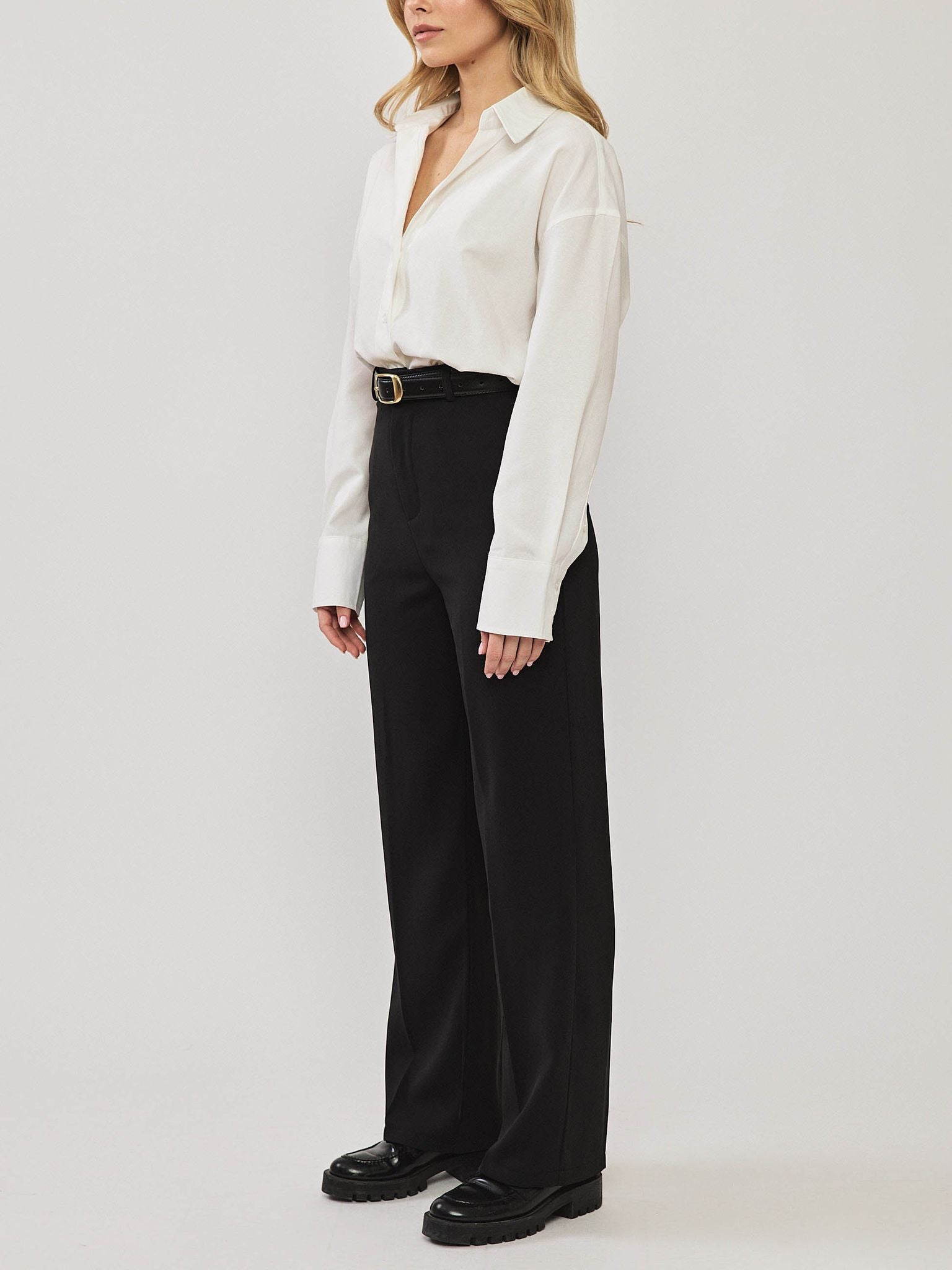 מכופתרת לוק