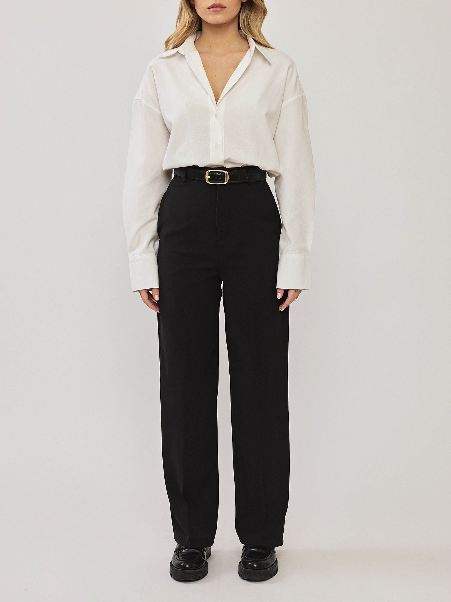 מכופתרת לוק