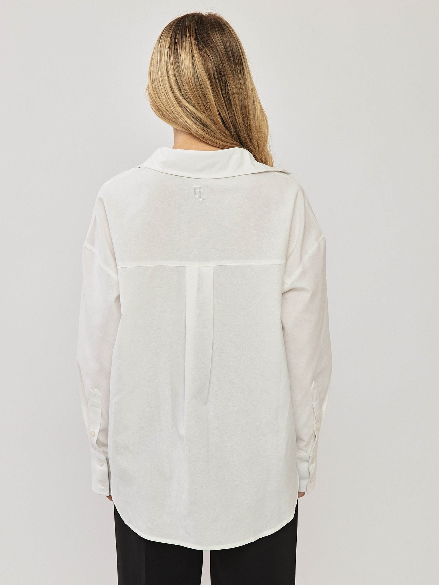 מכופתרת לוק