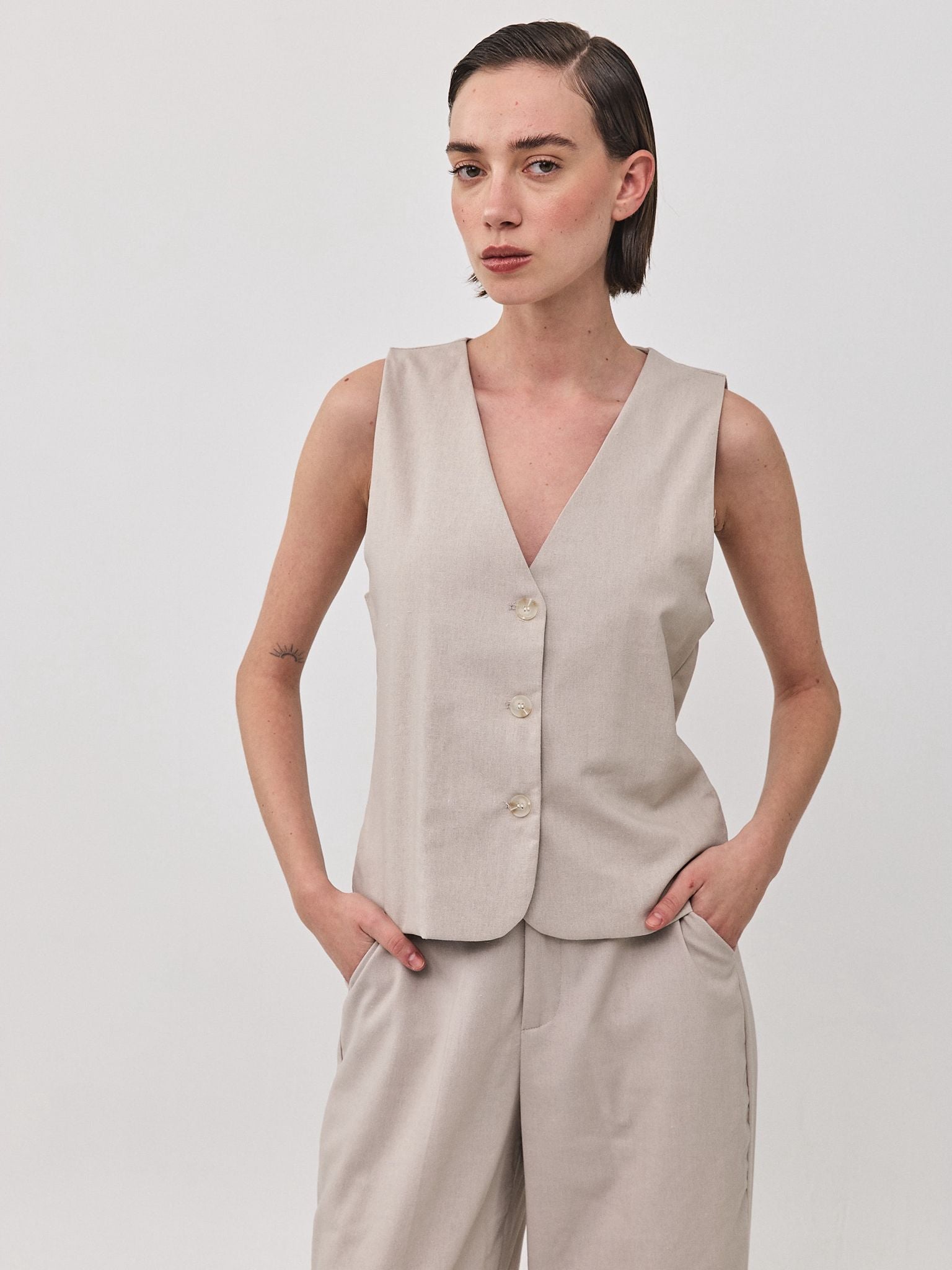 וסט פשתן ניקולה