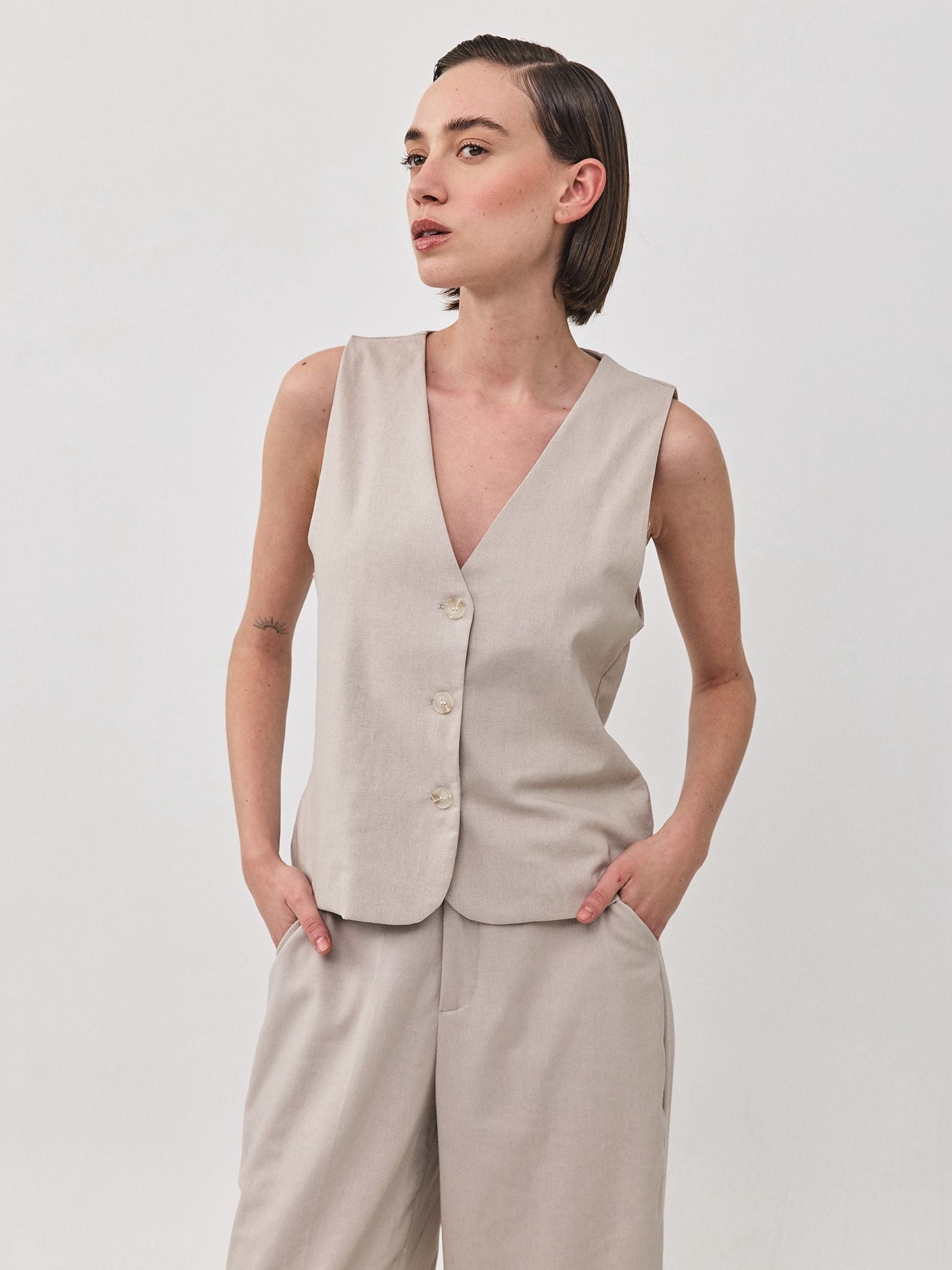 וסט פשתן ניקולה