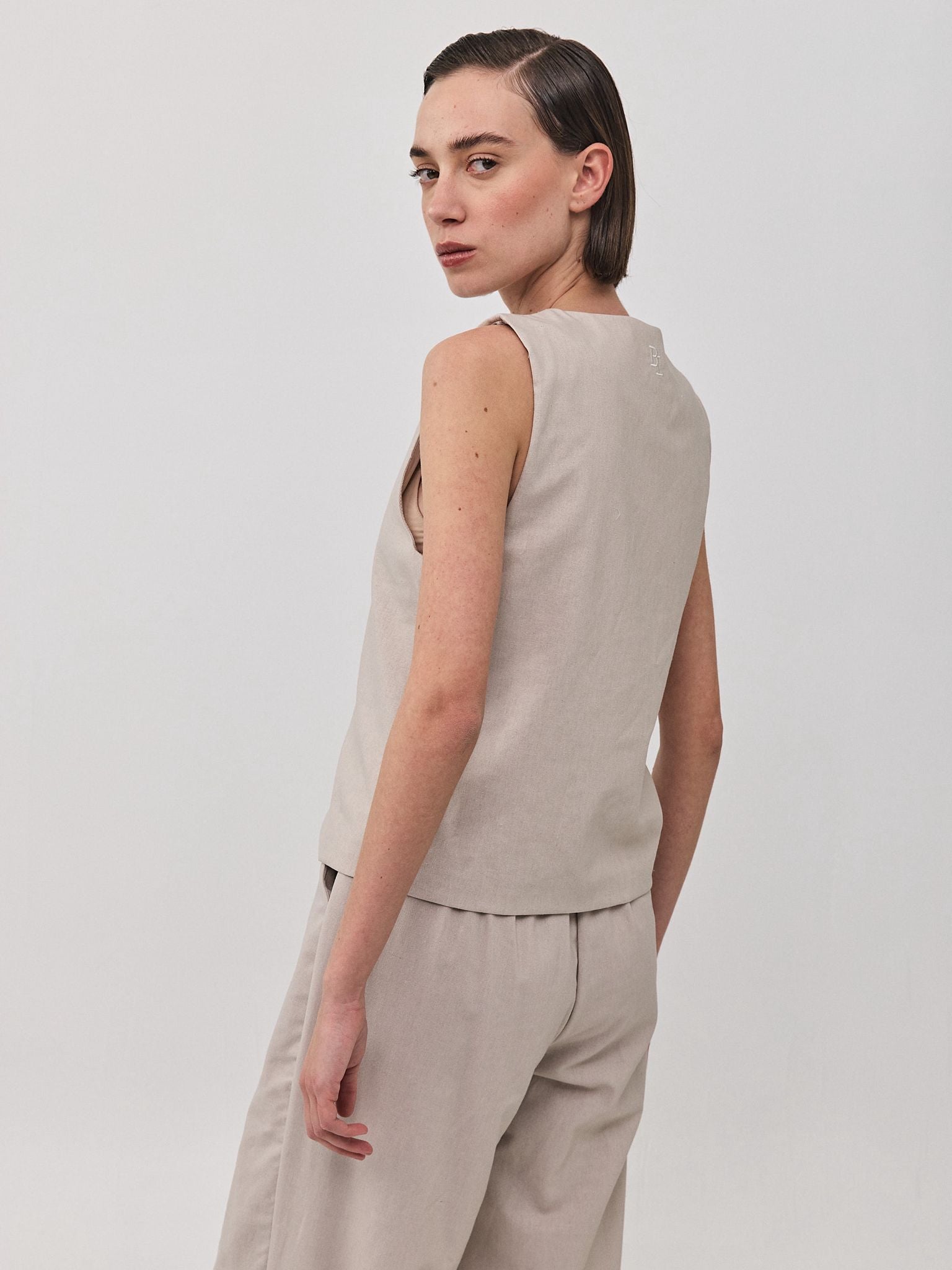 וסט פשתן ניקולה