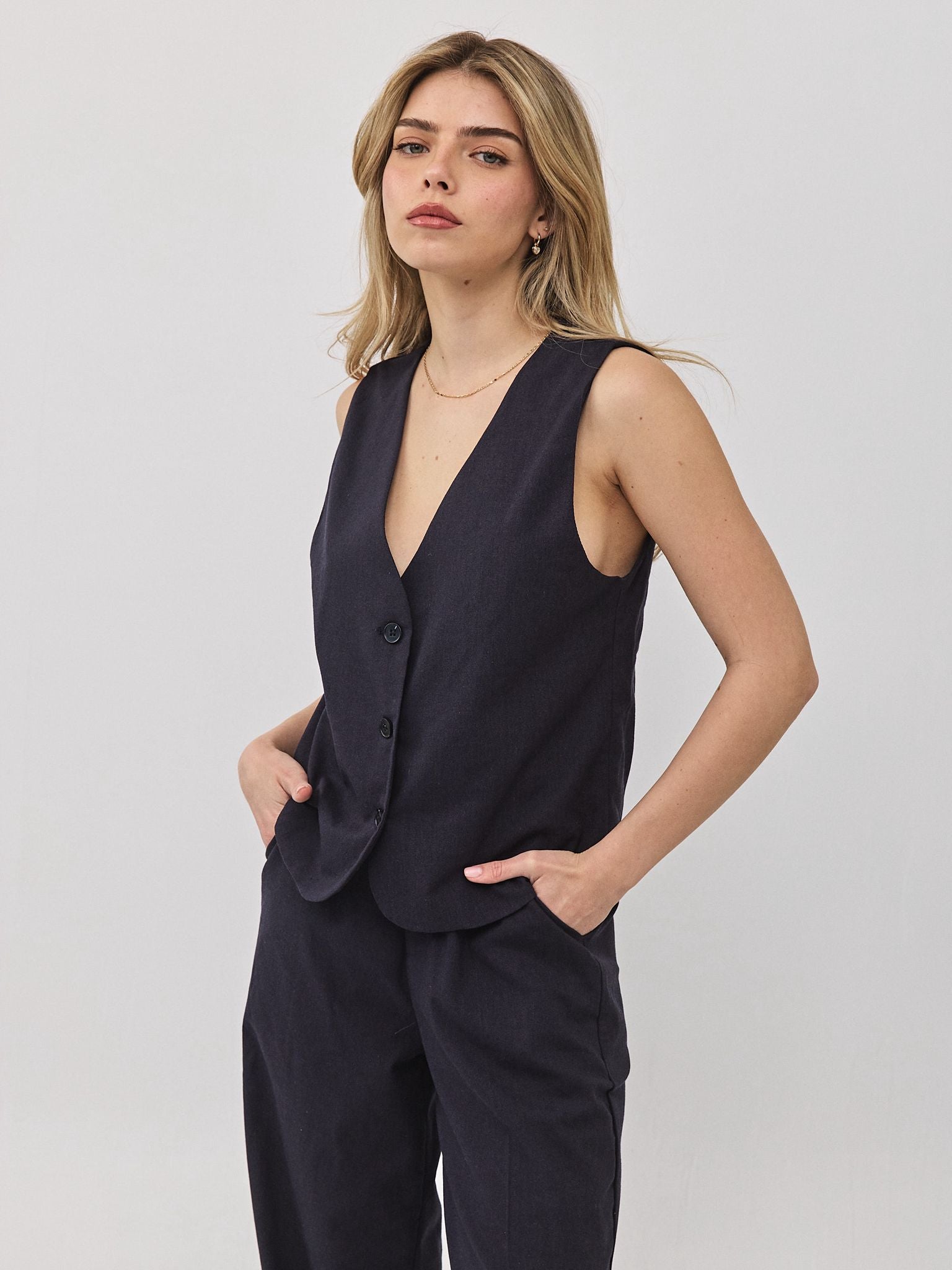 וסט פשתן ניקולה