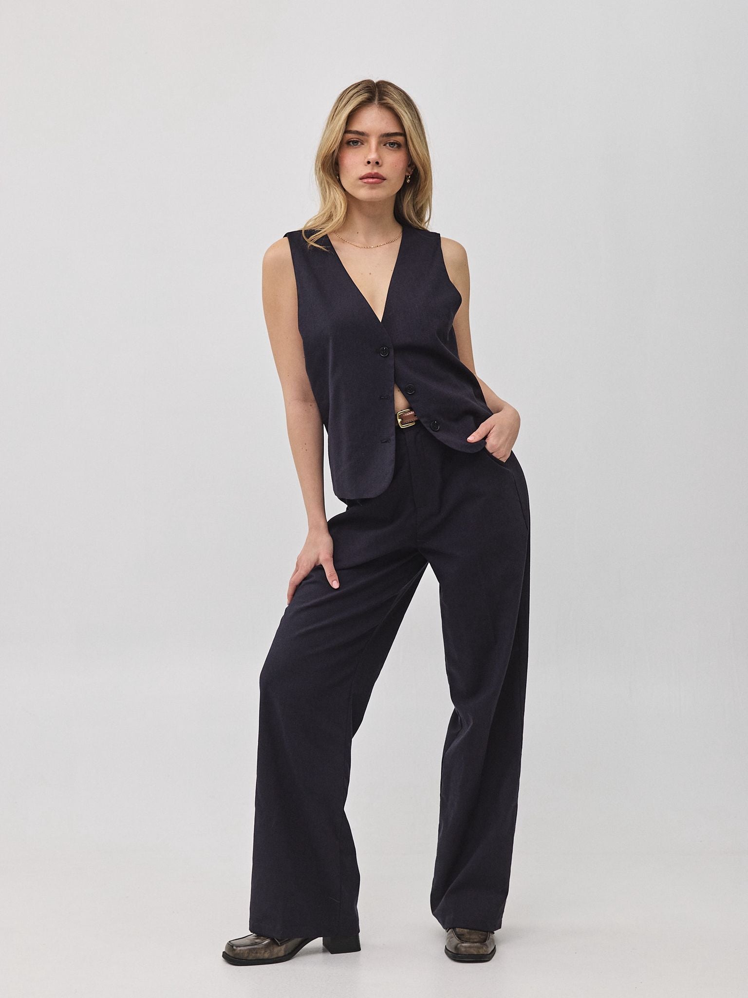 וסט פשתן ניקולה