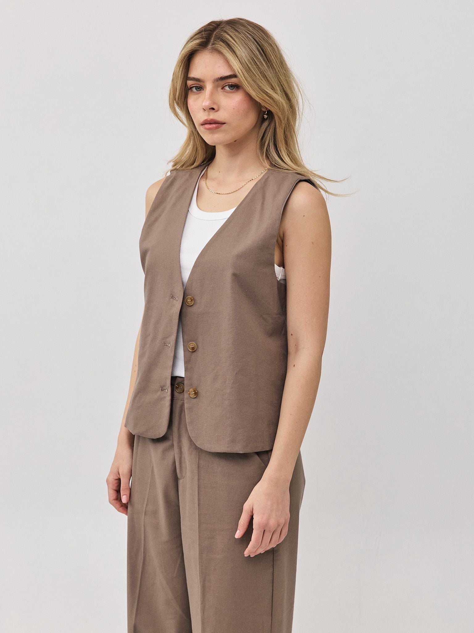 וסט פשתן ניקולה