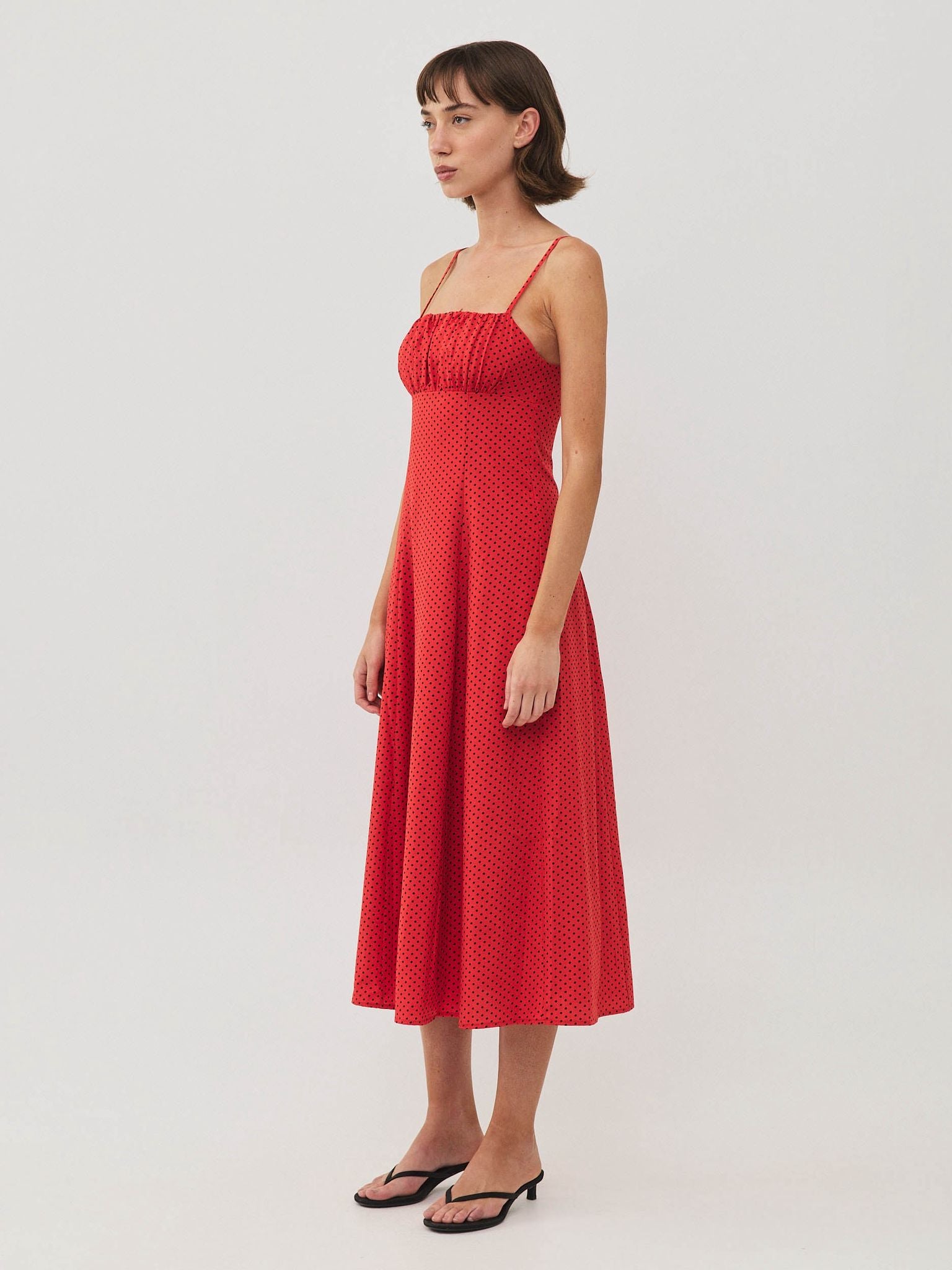 שמלת בל נקודות