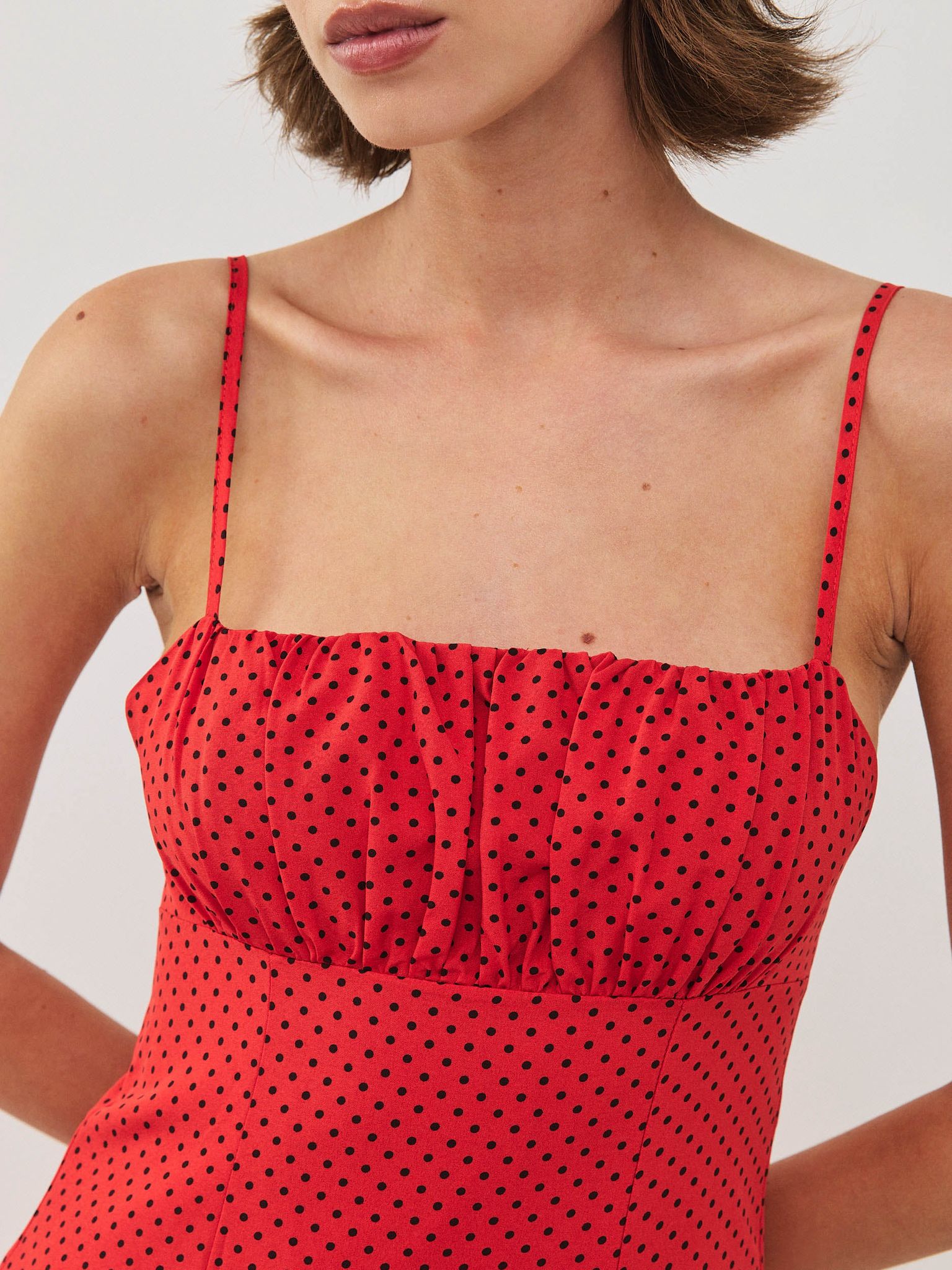 שמלת בל נקודות