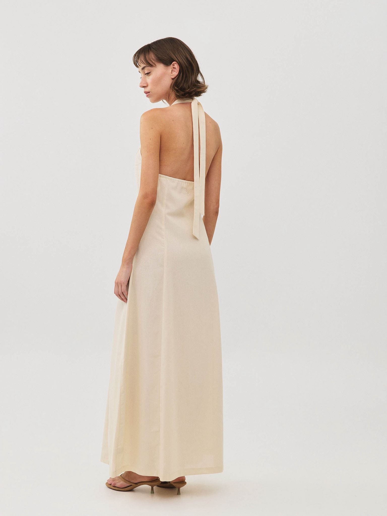 שמלת פשתן סרניטי