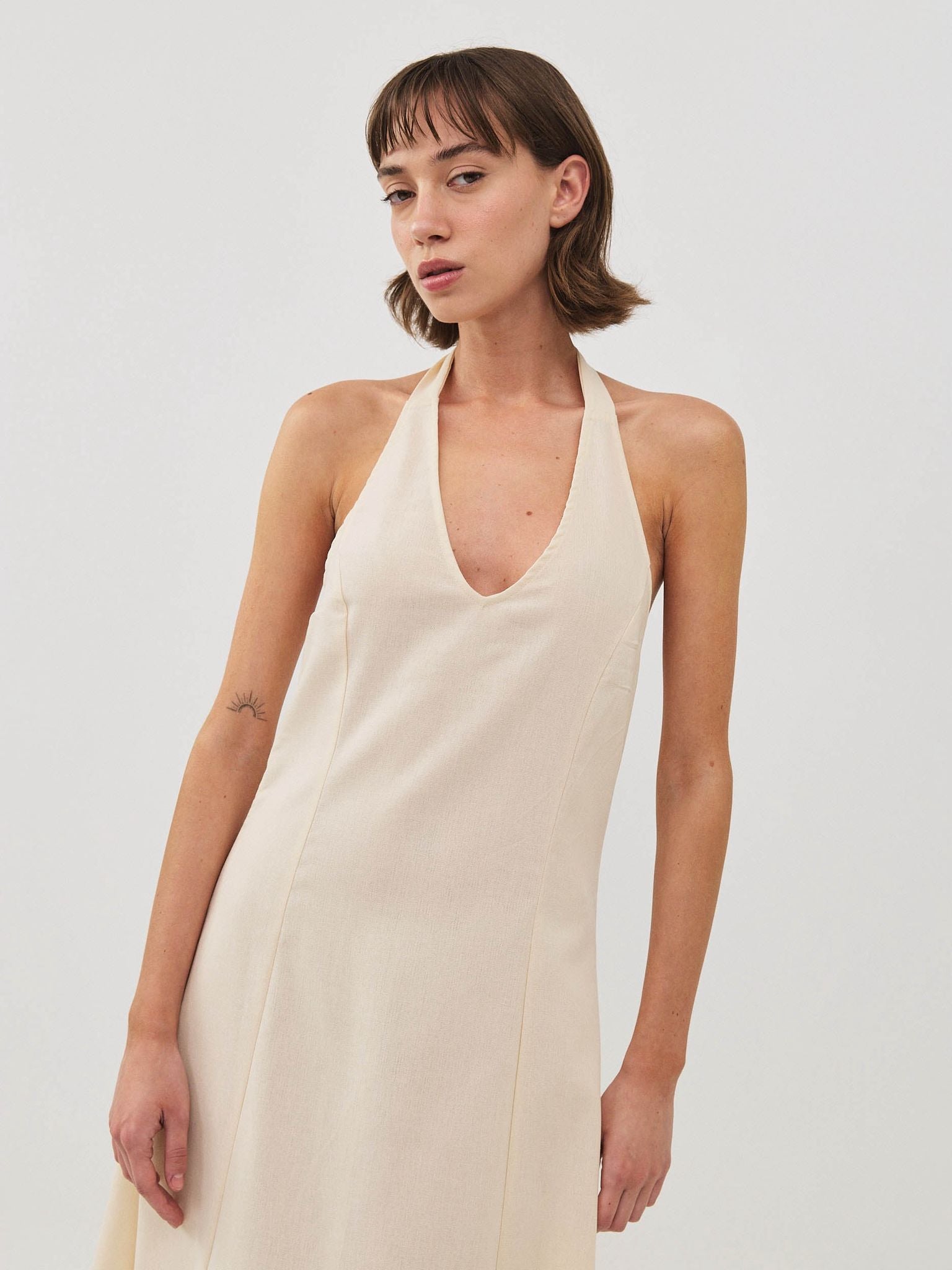 שמלת פשתן סרניטי