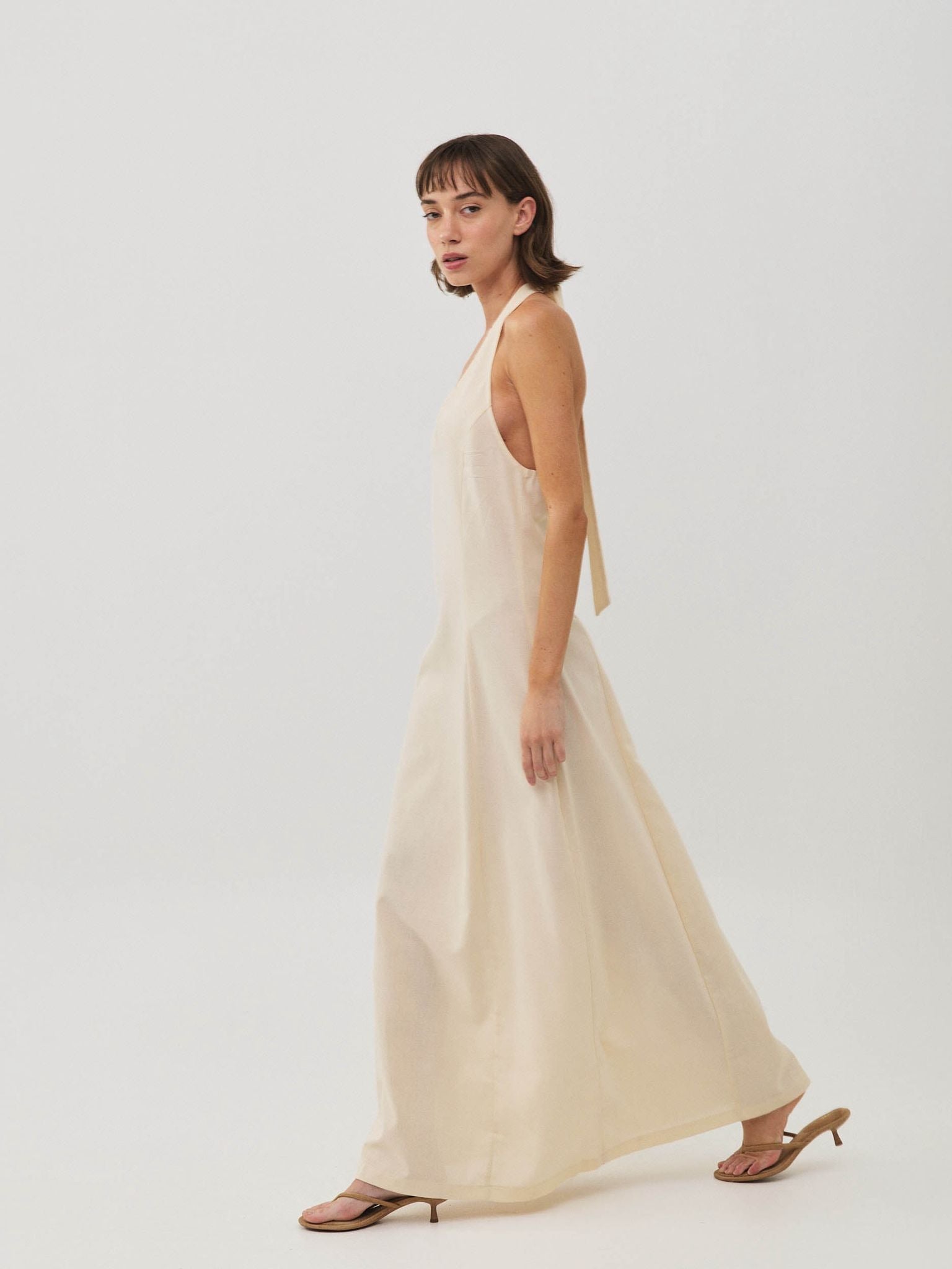 שמלת פשתן סרניטי