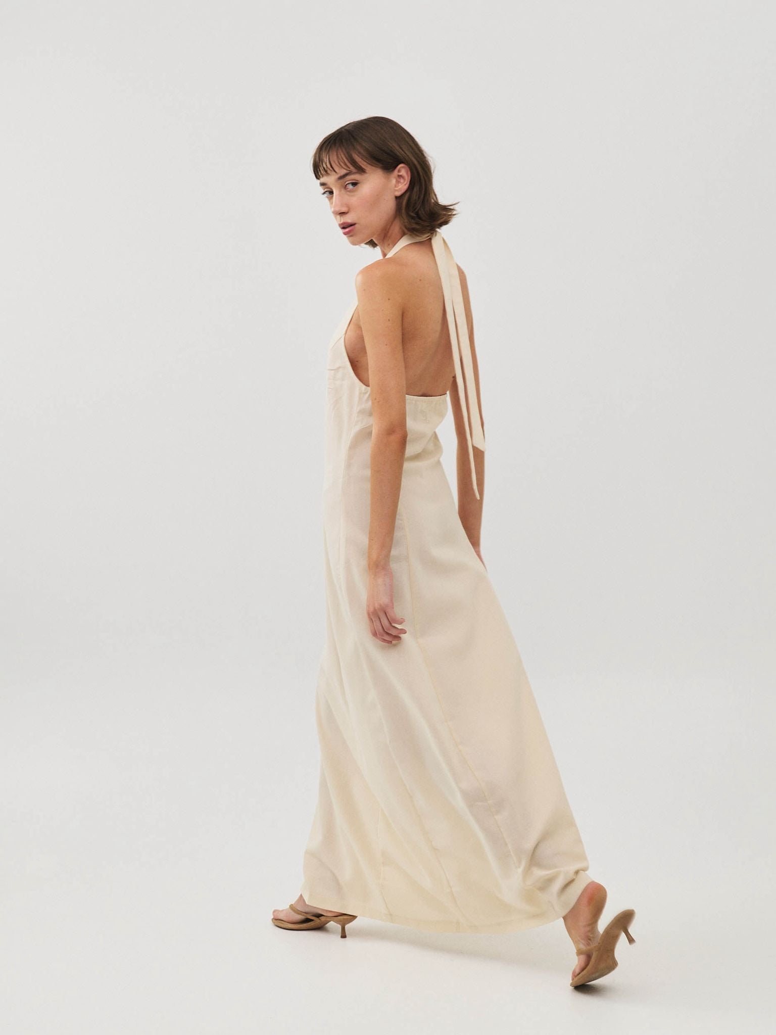 שמלת פשתן סרניטי