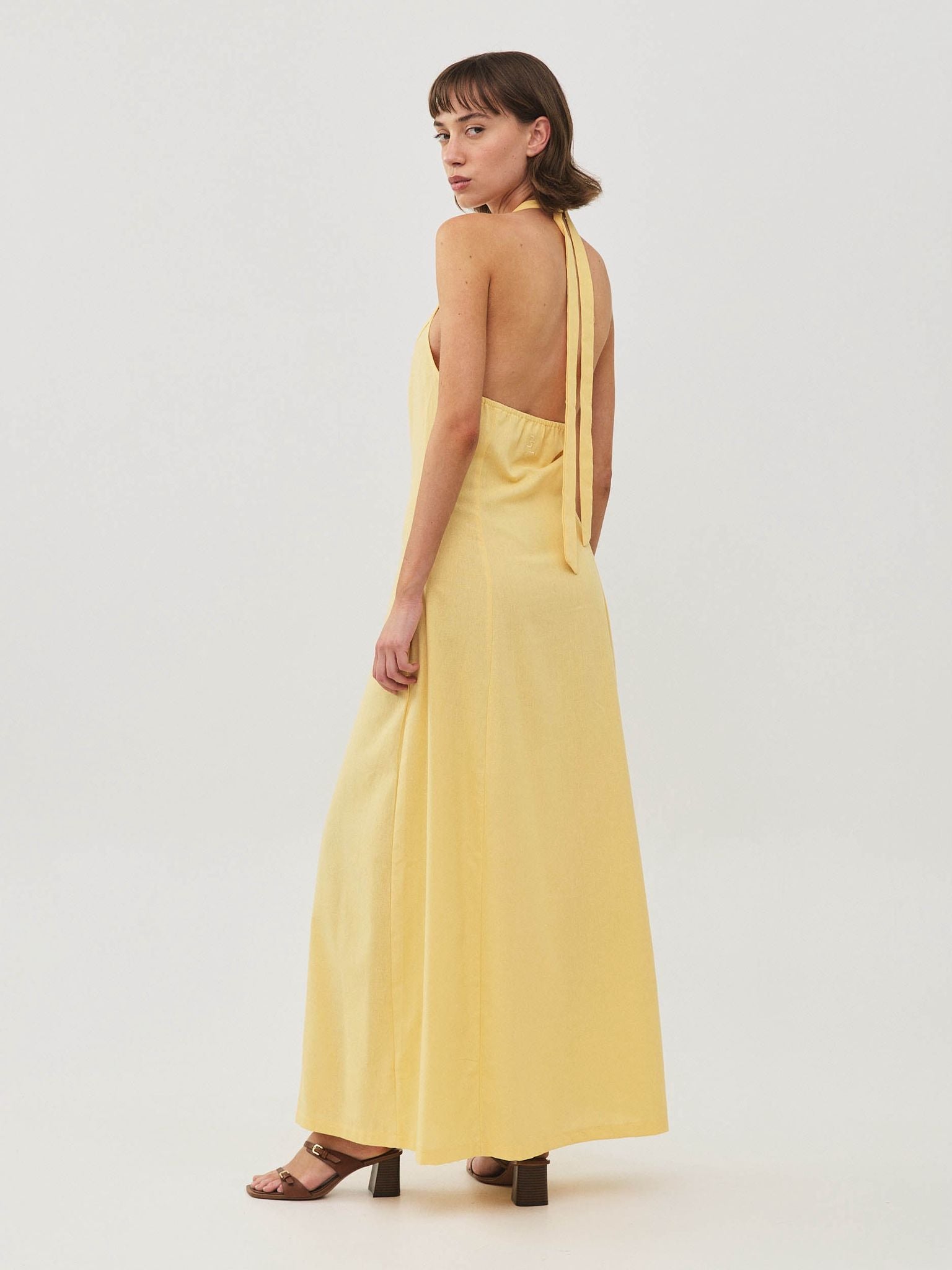 שמלת פשתן סרניטי