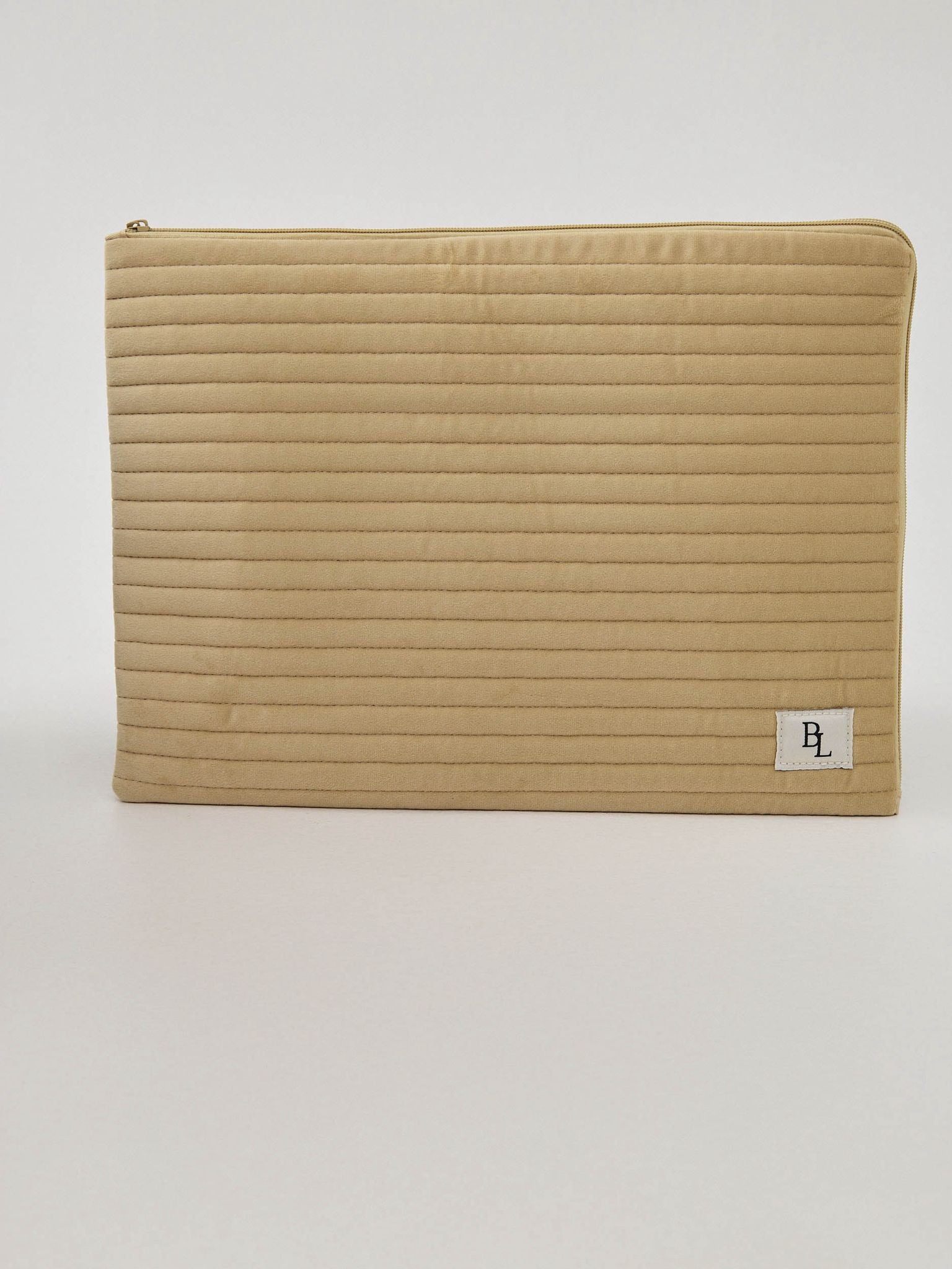 תיק לפטופ זמש