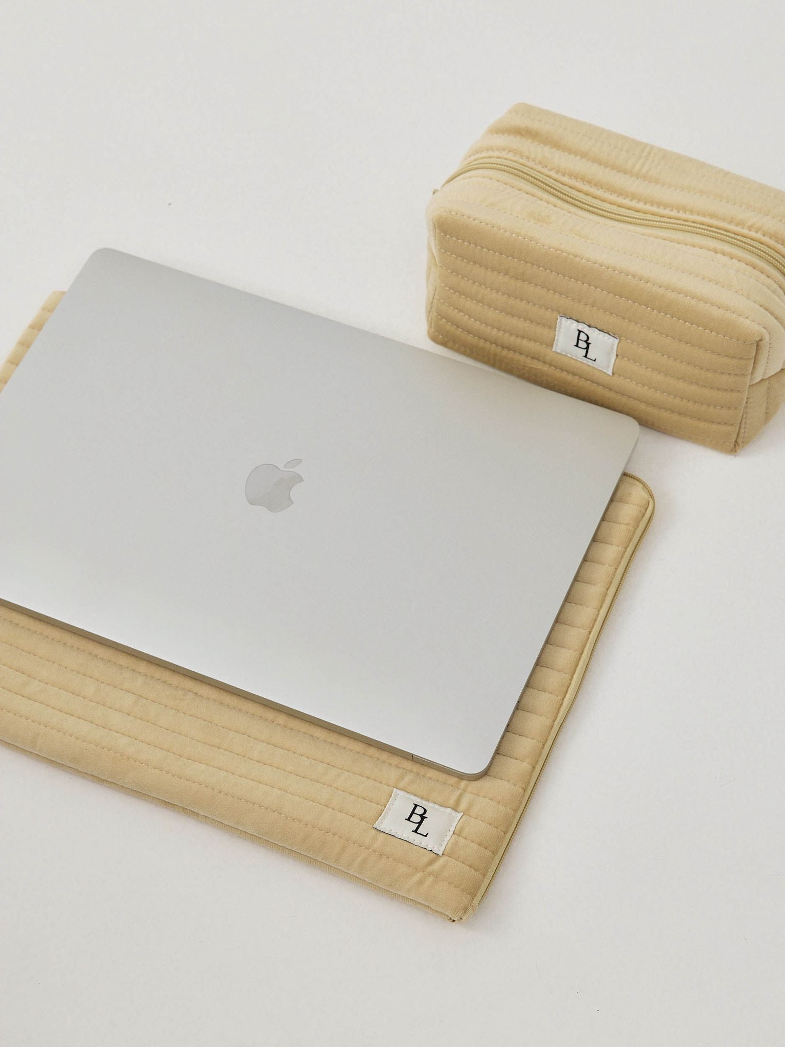 תיק לפטופ זמש