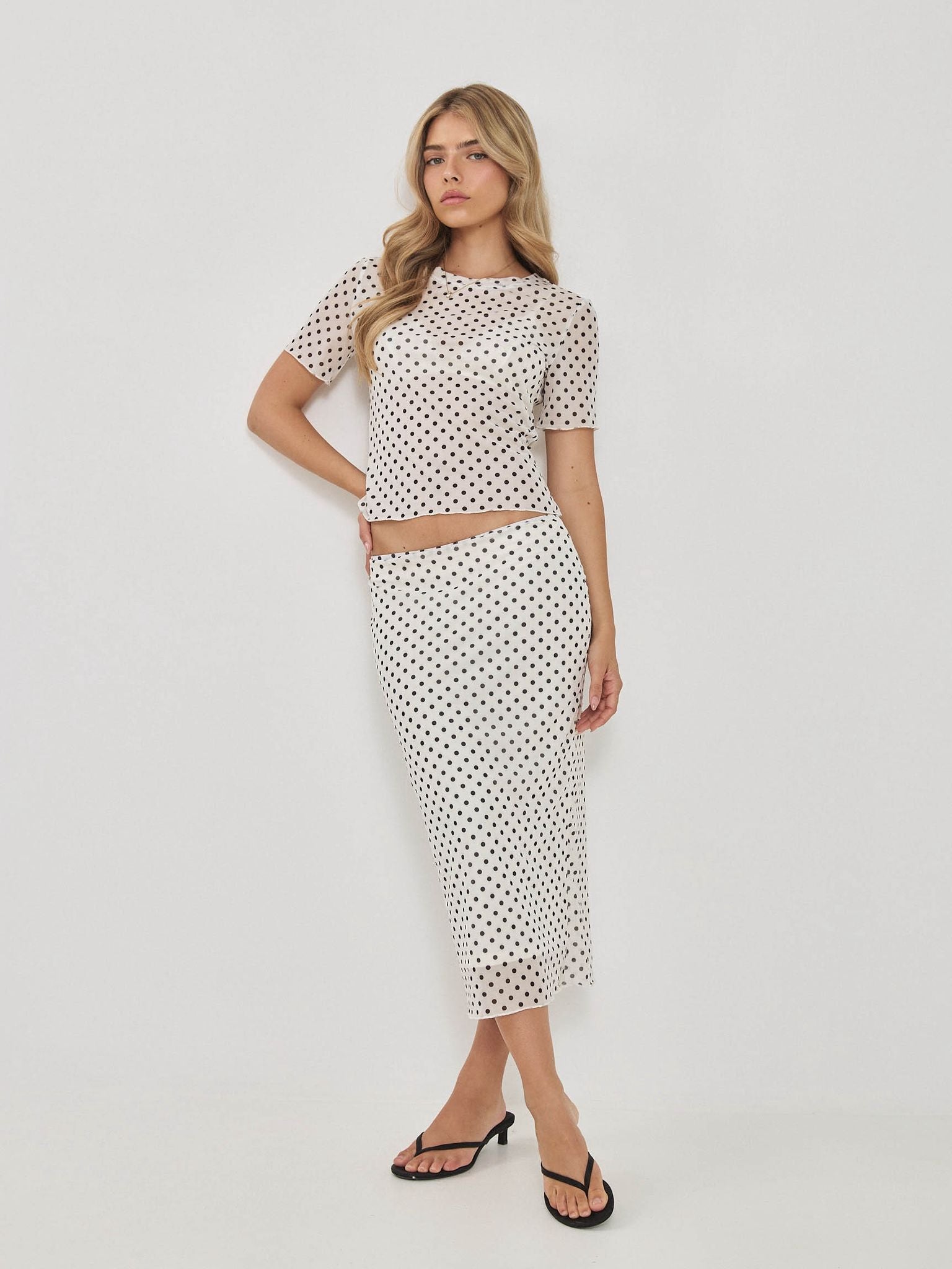 חצאית נקודות אמילי