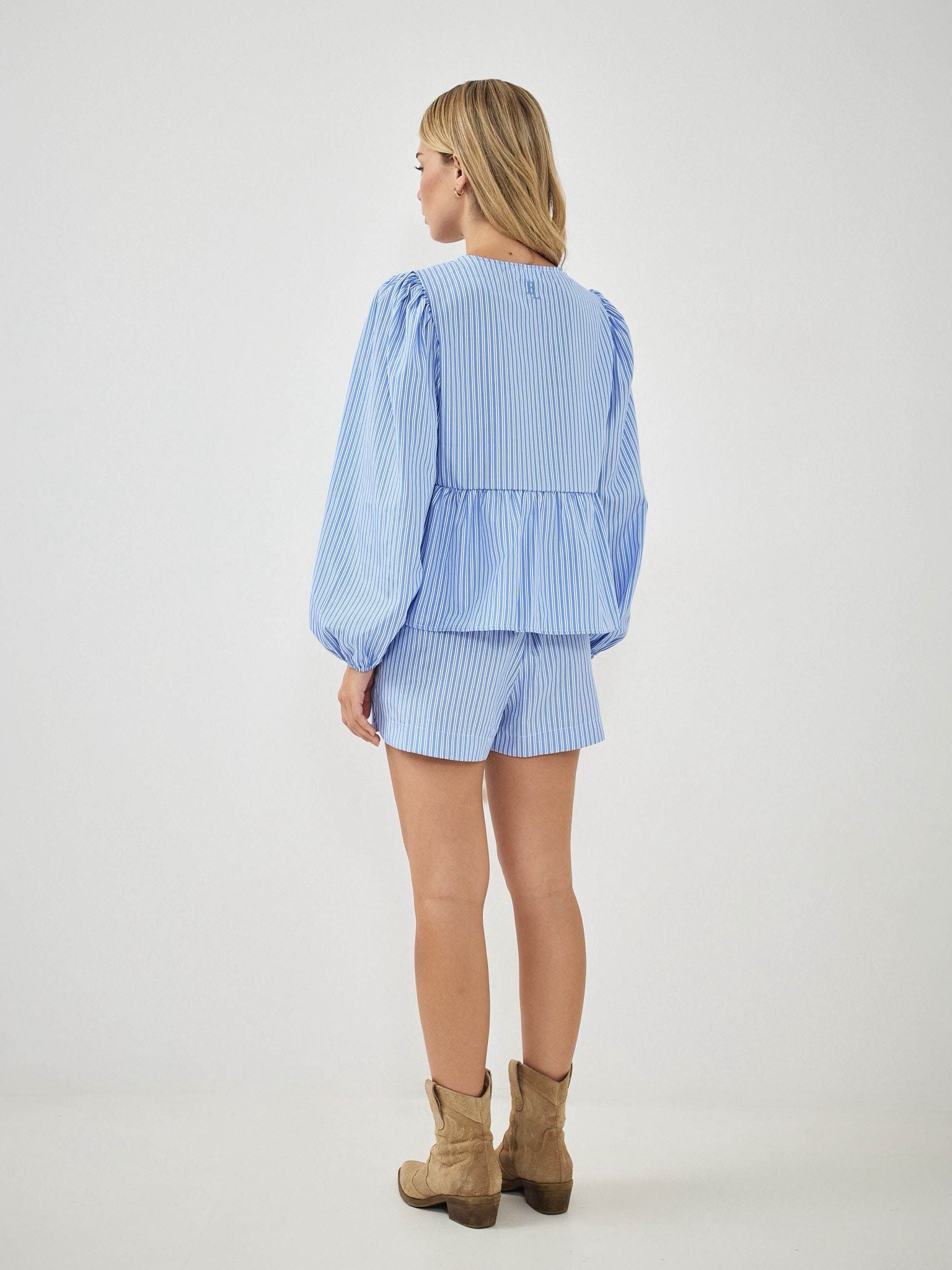 טופ נטלי פסים