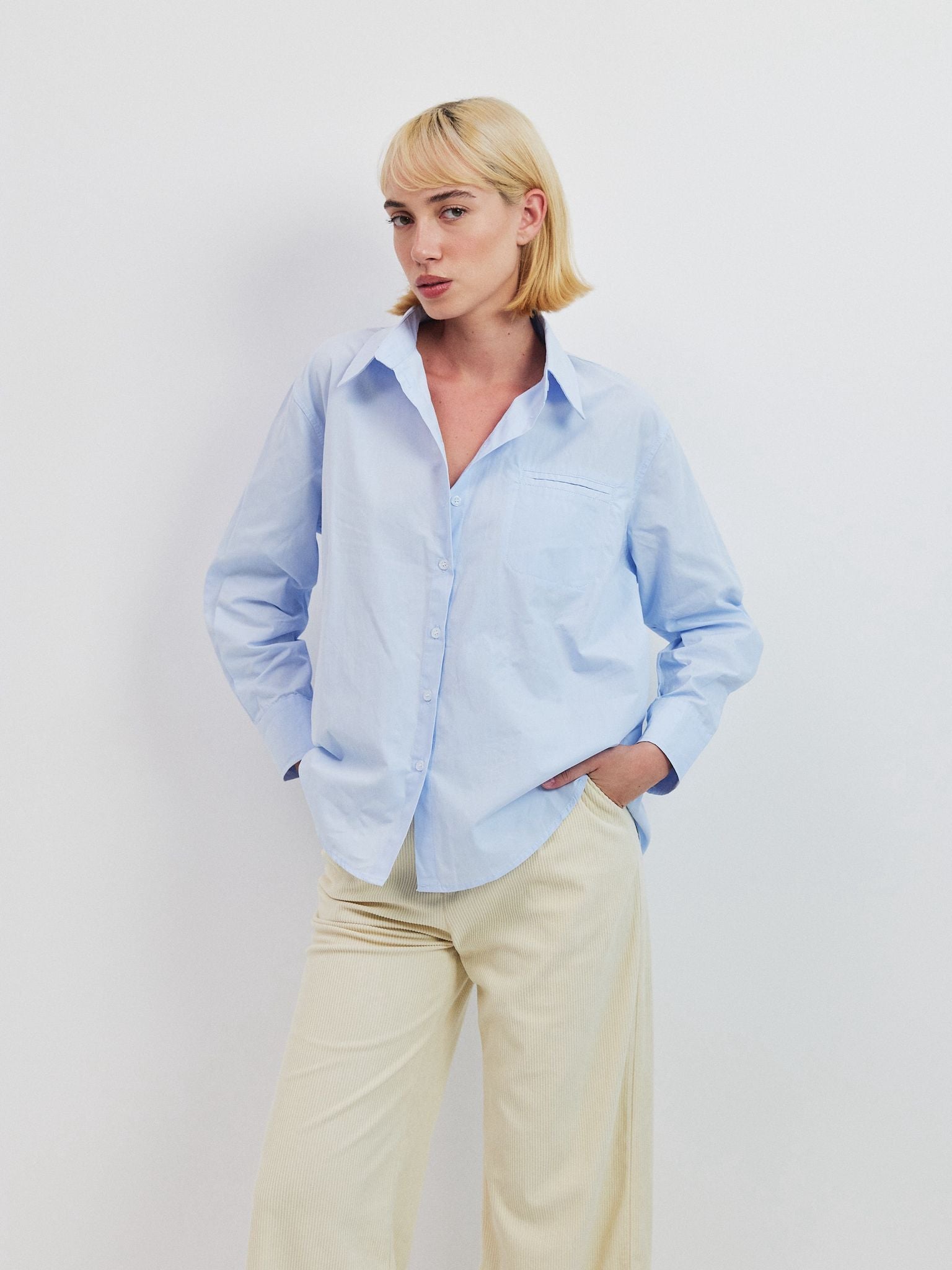 מכופתרת אטלס