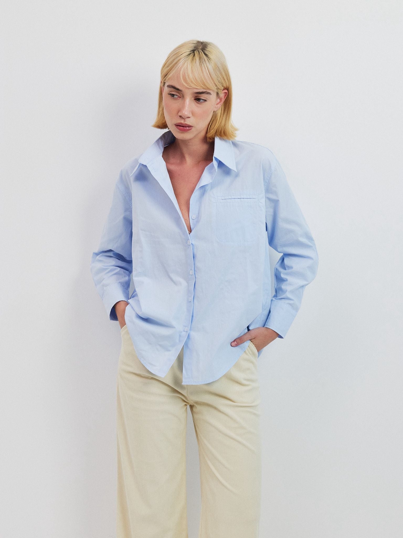 מכופתרת אטלס