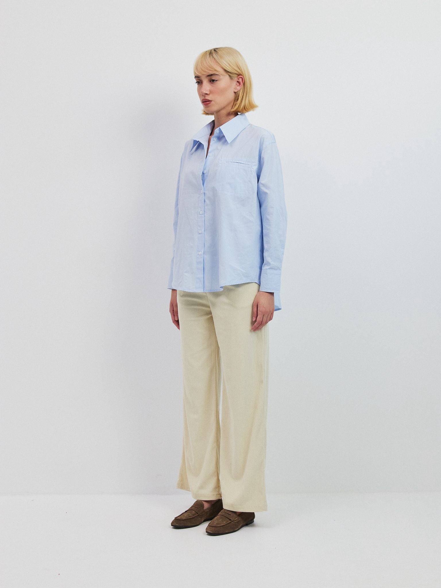 מכופתרת אטלס