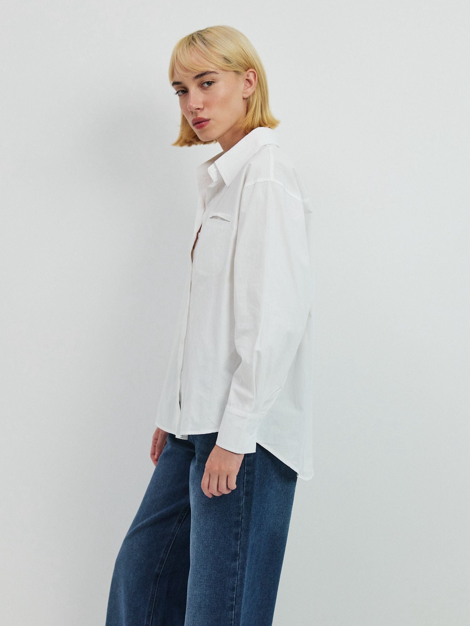 מכופתרת אטלס