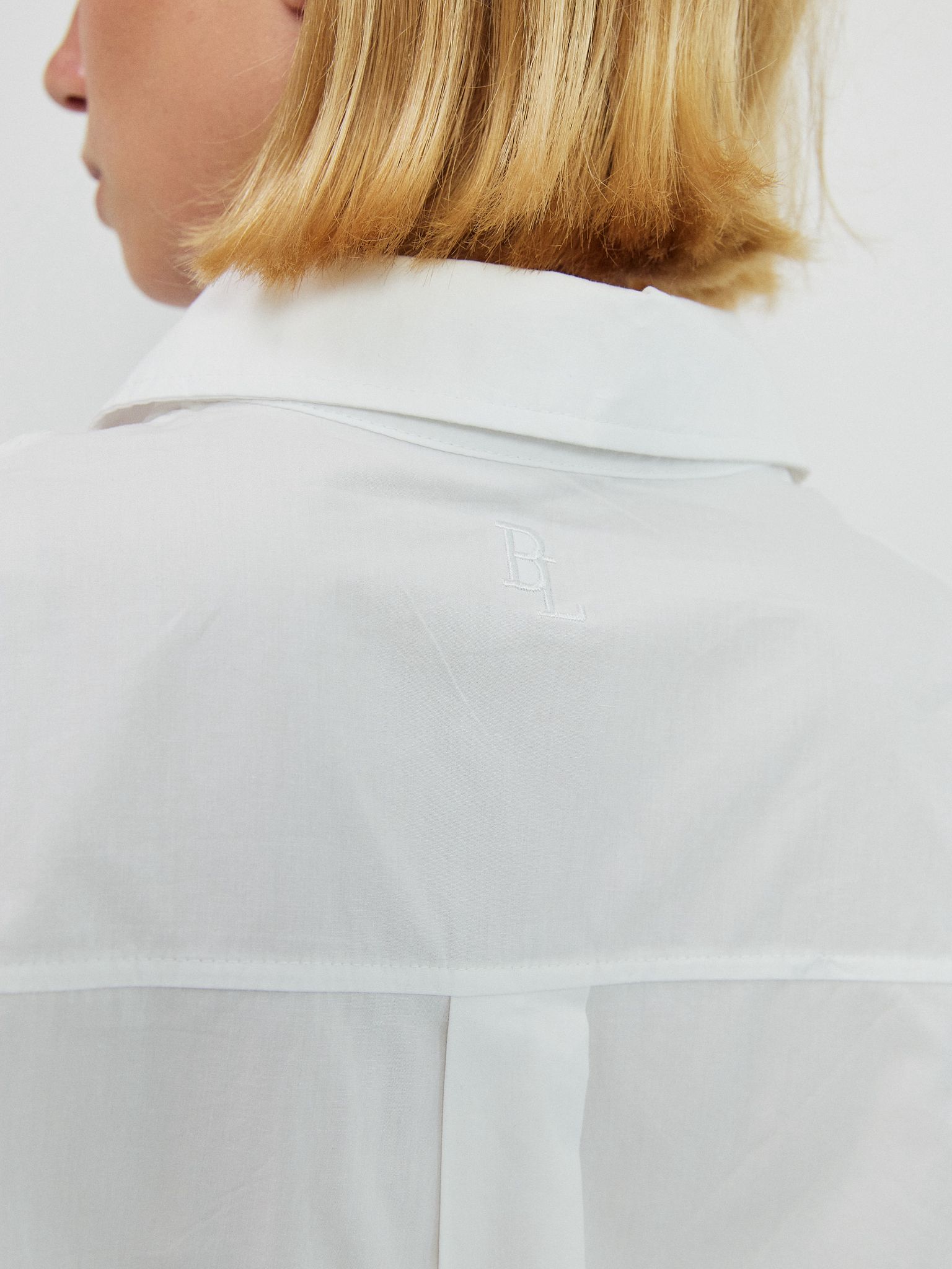 מכופתרת אטלס