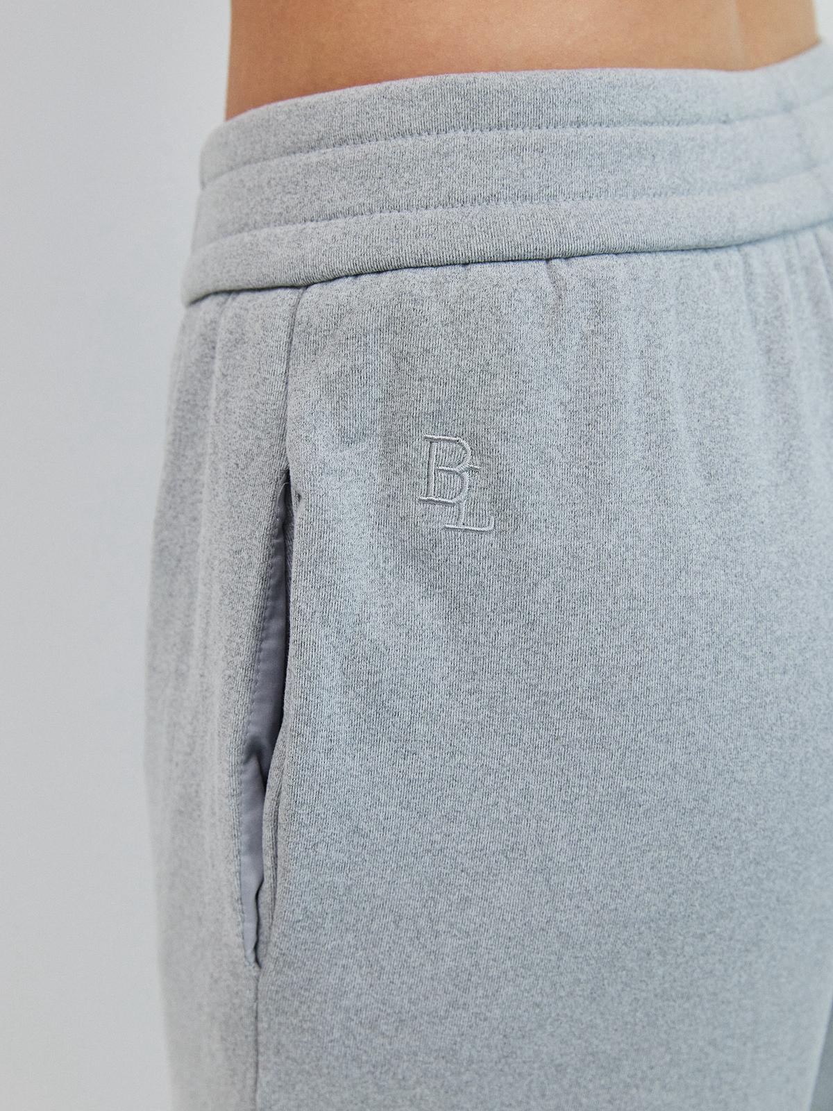 מכנסי פליז אנתוני