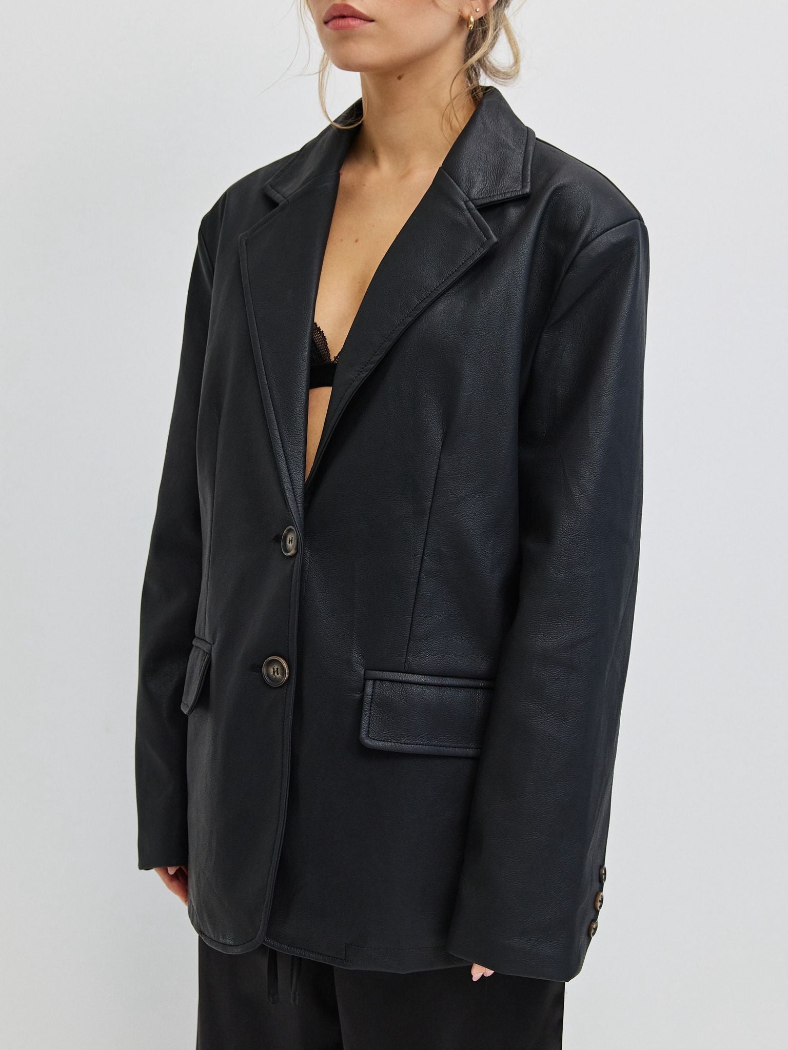 בלייזר דמוי עור סטיבן