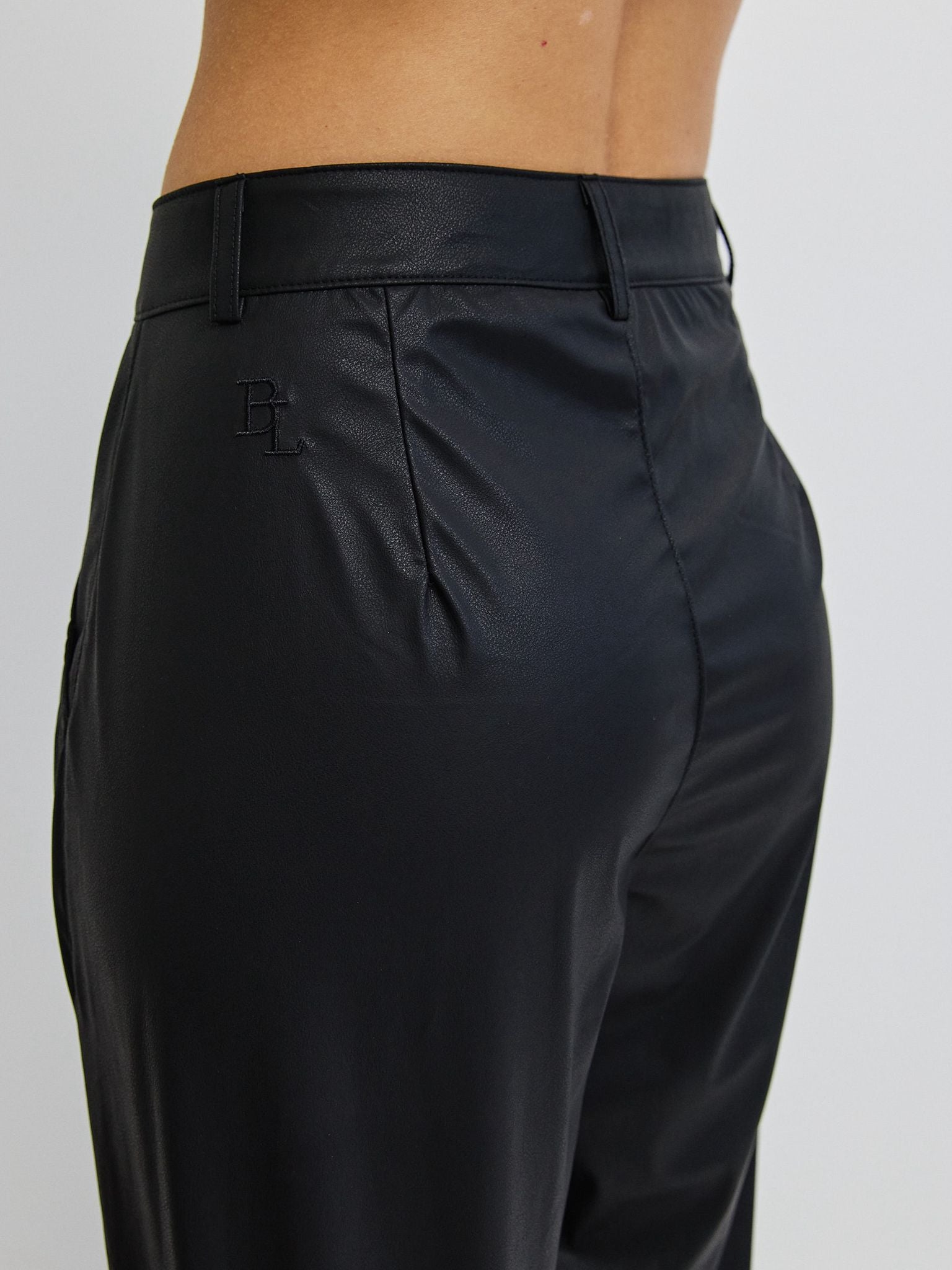 מכנסי דמוי עור טיילר