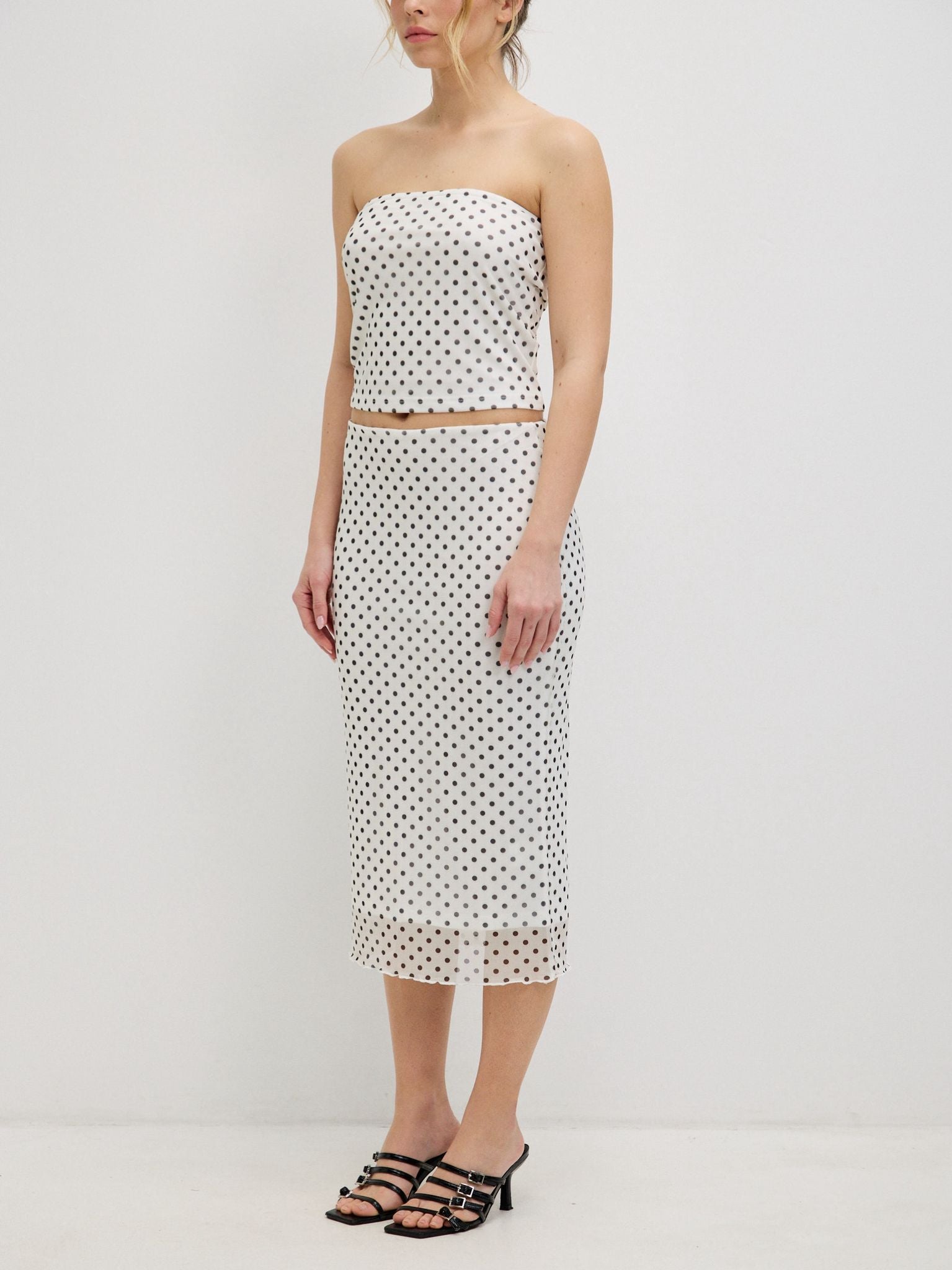 חצאית נקודות אמילי