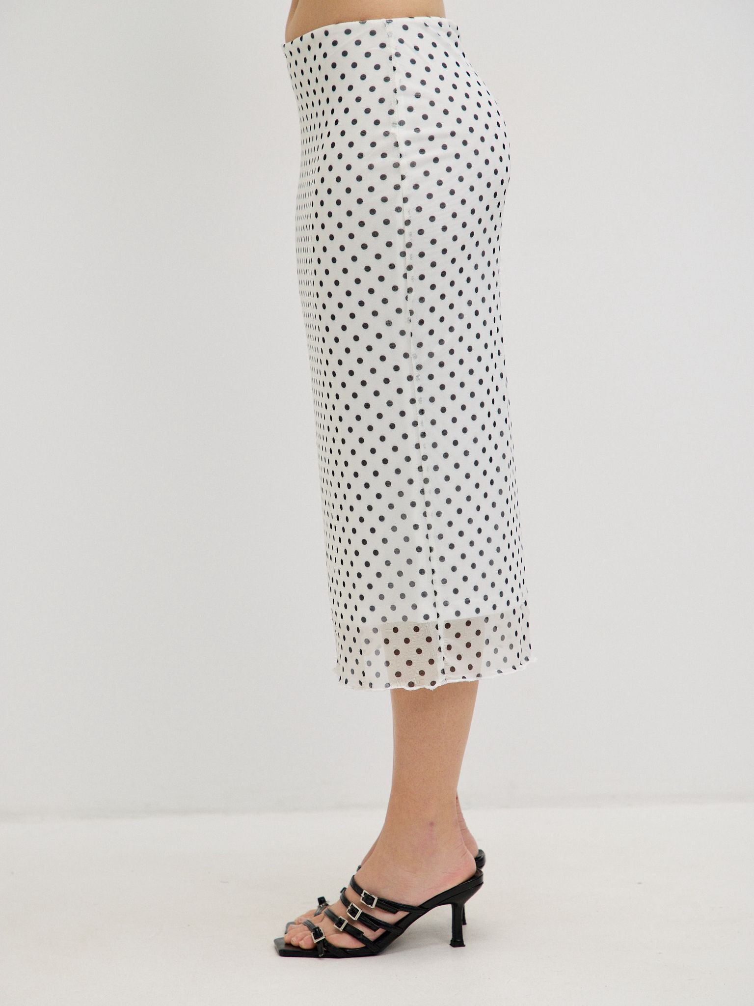 חצאית נקודות אמילי