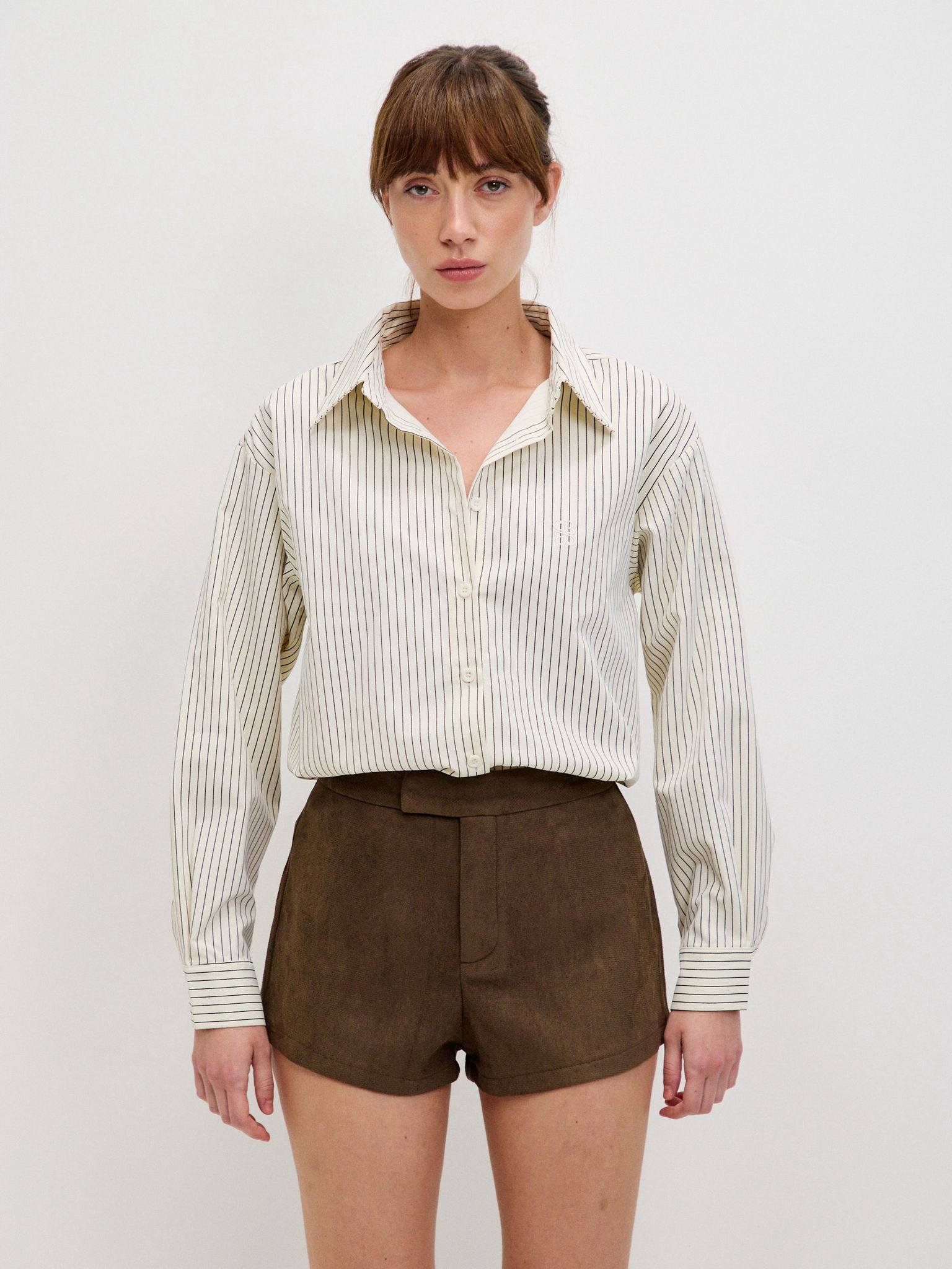 מכופתרת טאי פסים