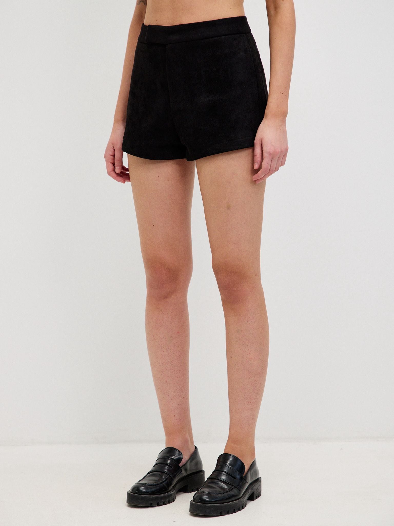 שורט זמש מנואל