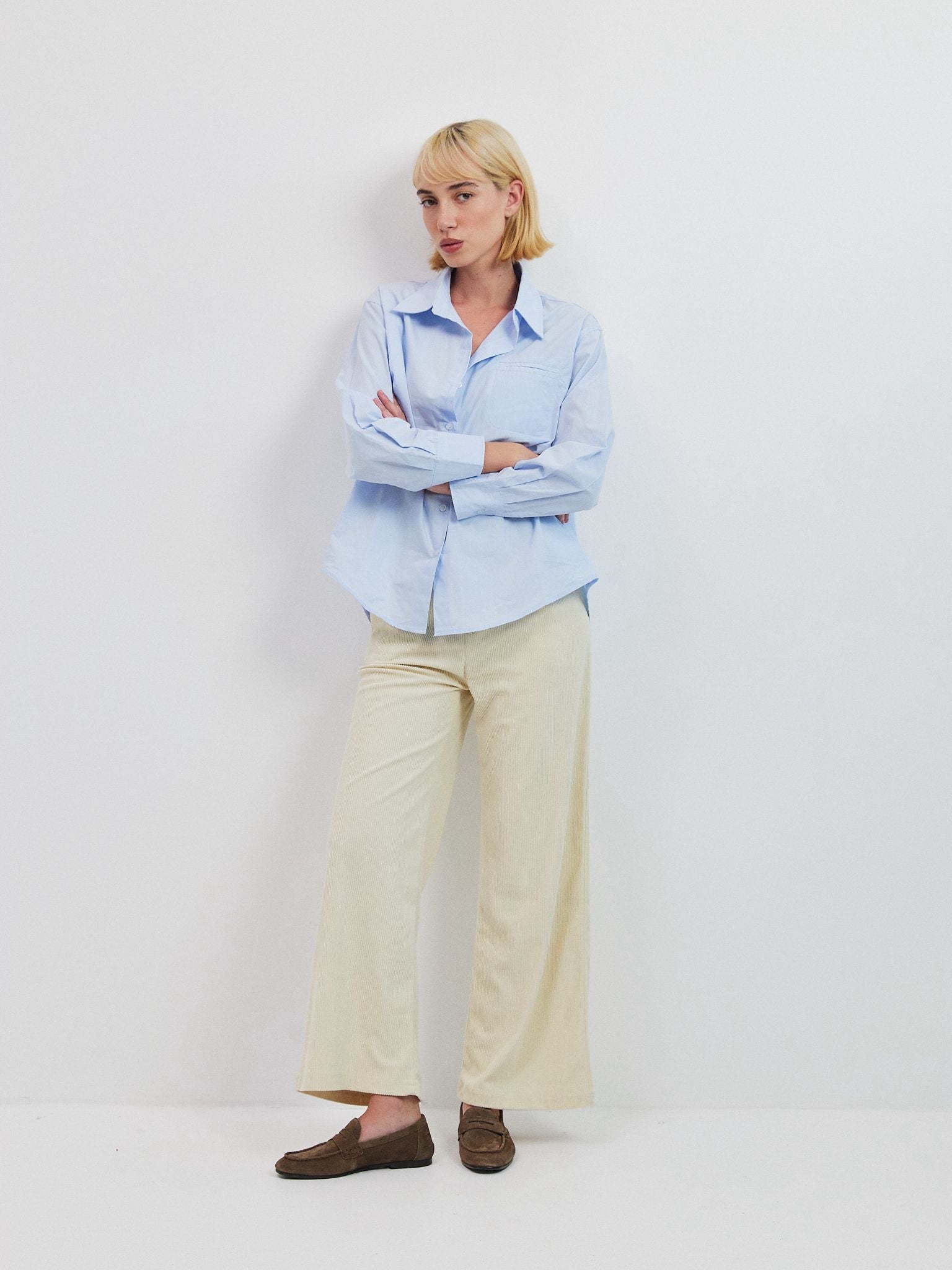 מכופתרת אטלס