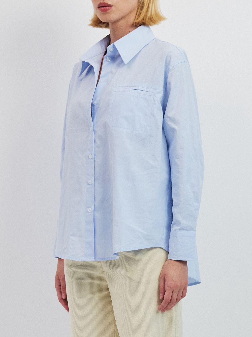 מכופתרת אטלס