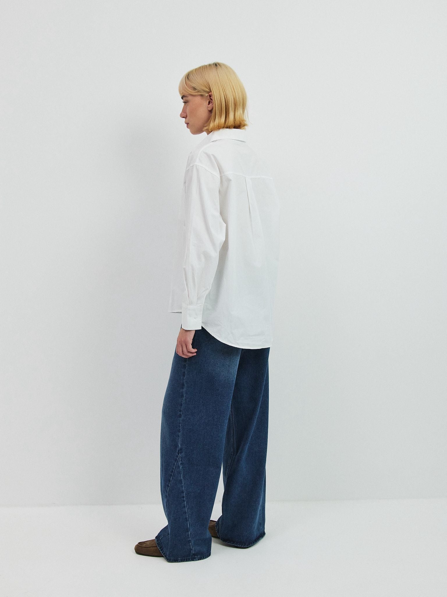 מכופתרת אטלס