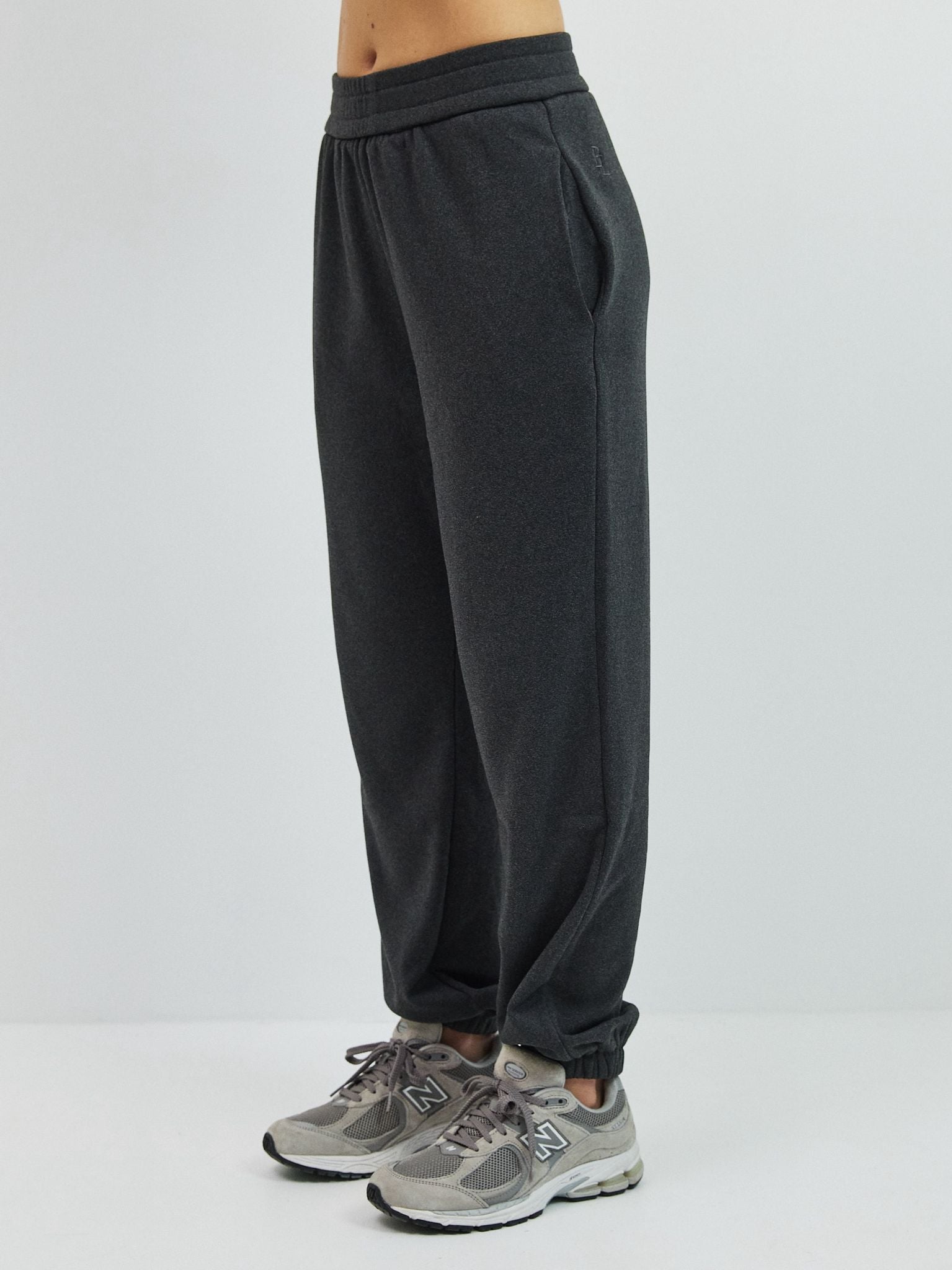 מכנסי פליז אנתוני