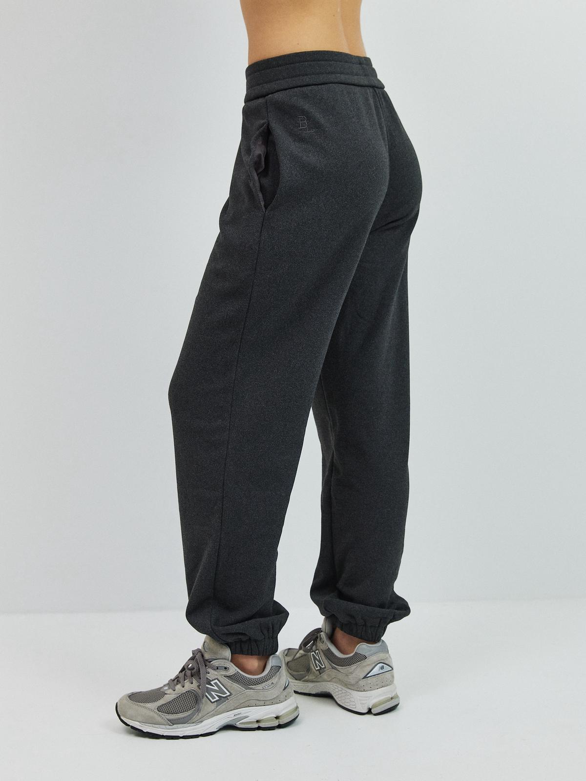 מכנסי פליז אנתוני