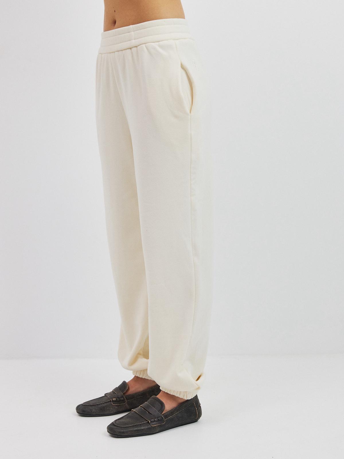 מכנסי פליז אנתוני