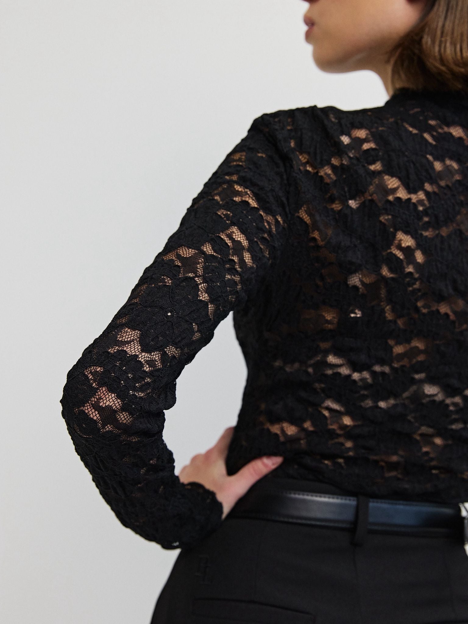 טופ תחרה ויולט