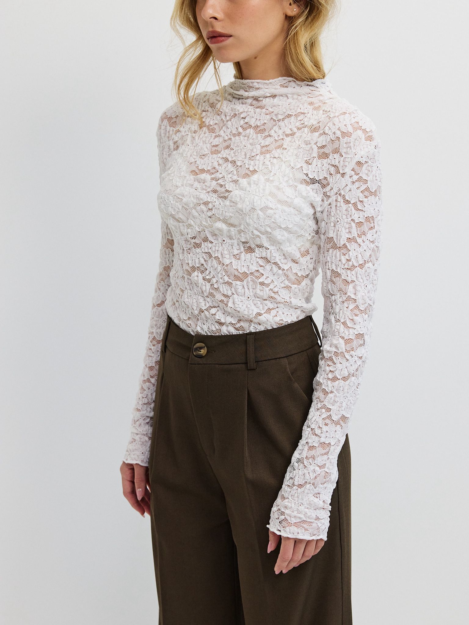 טופ תחרה ויולט